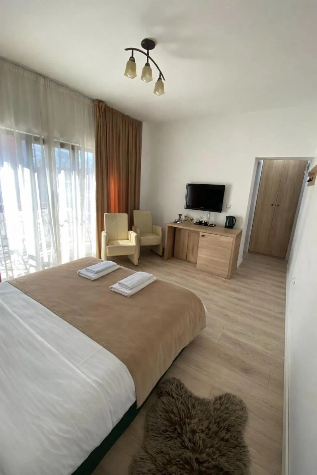 Apartamente 9 - Naomi