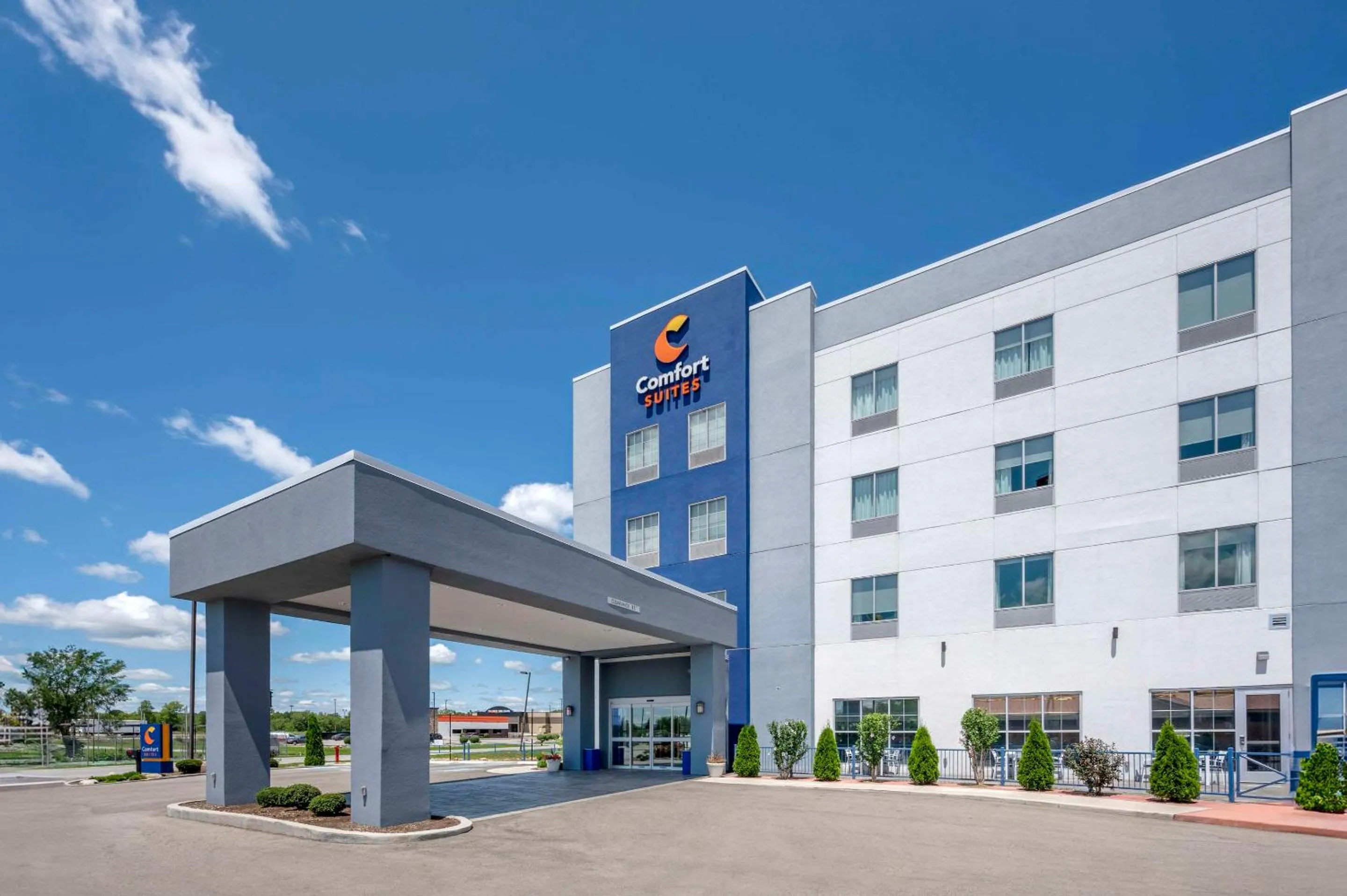 Property building in Comfort Suites