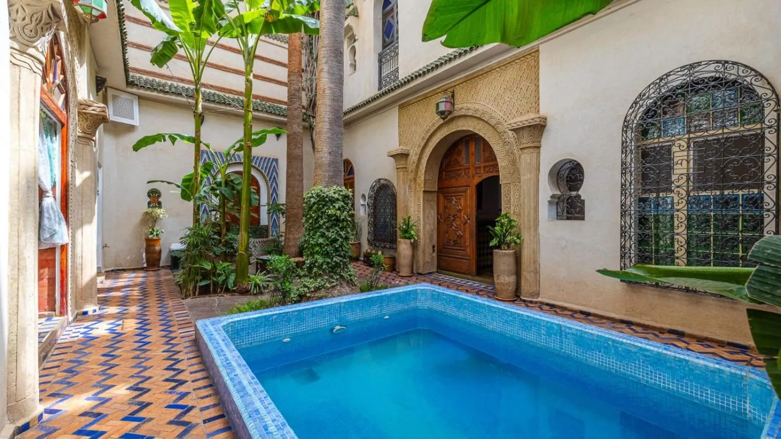 Swimming pool in Riad Maison Arabo-Andalouse
