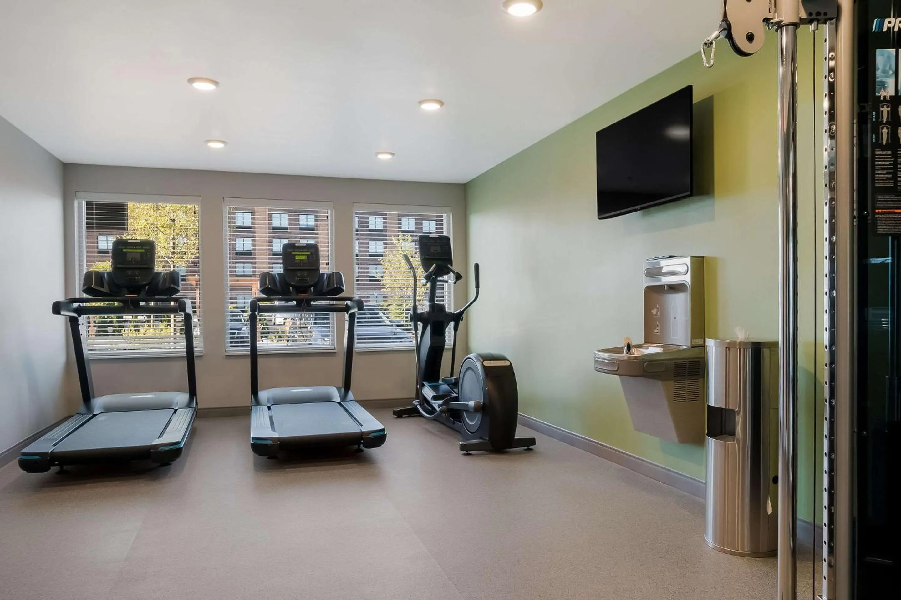 Fitness centre/facilities in WoodSpring Suites Detroit Sterling Heights