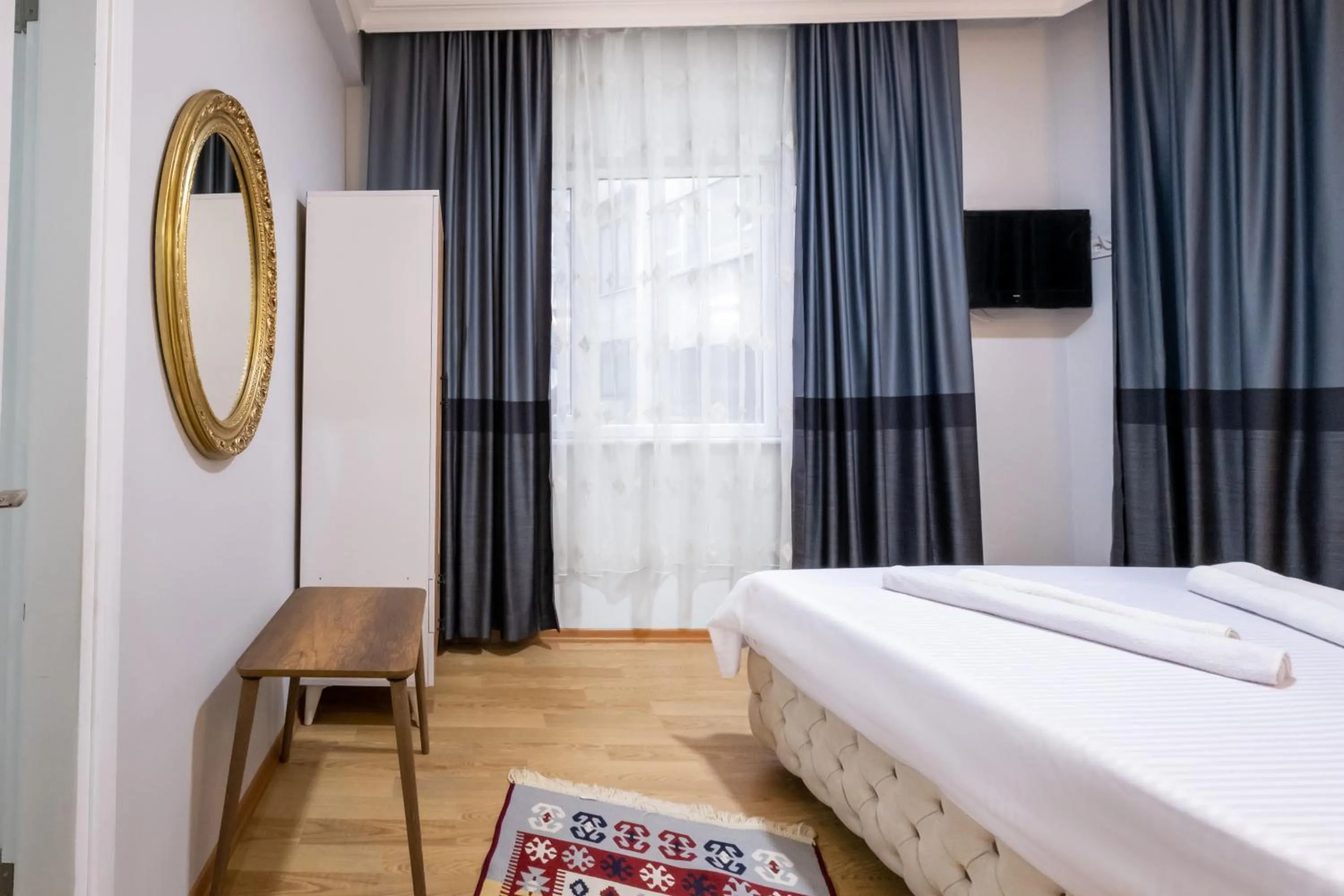 Bed in İSTANBLUE TAKSİM APART HOTEL