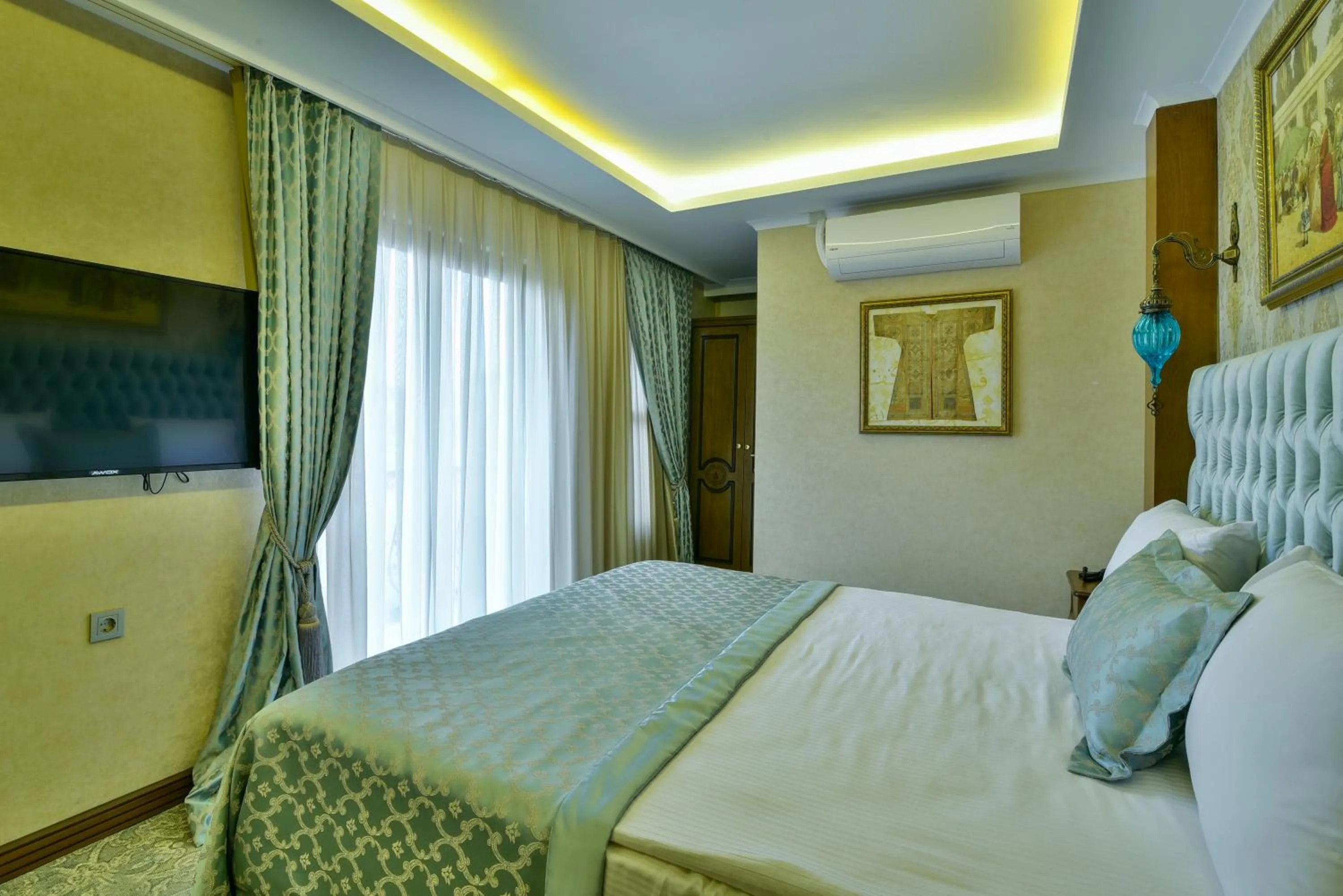 Bedroom, Bed in Hotel Bon Hagia Sophia