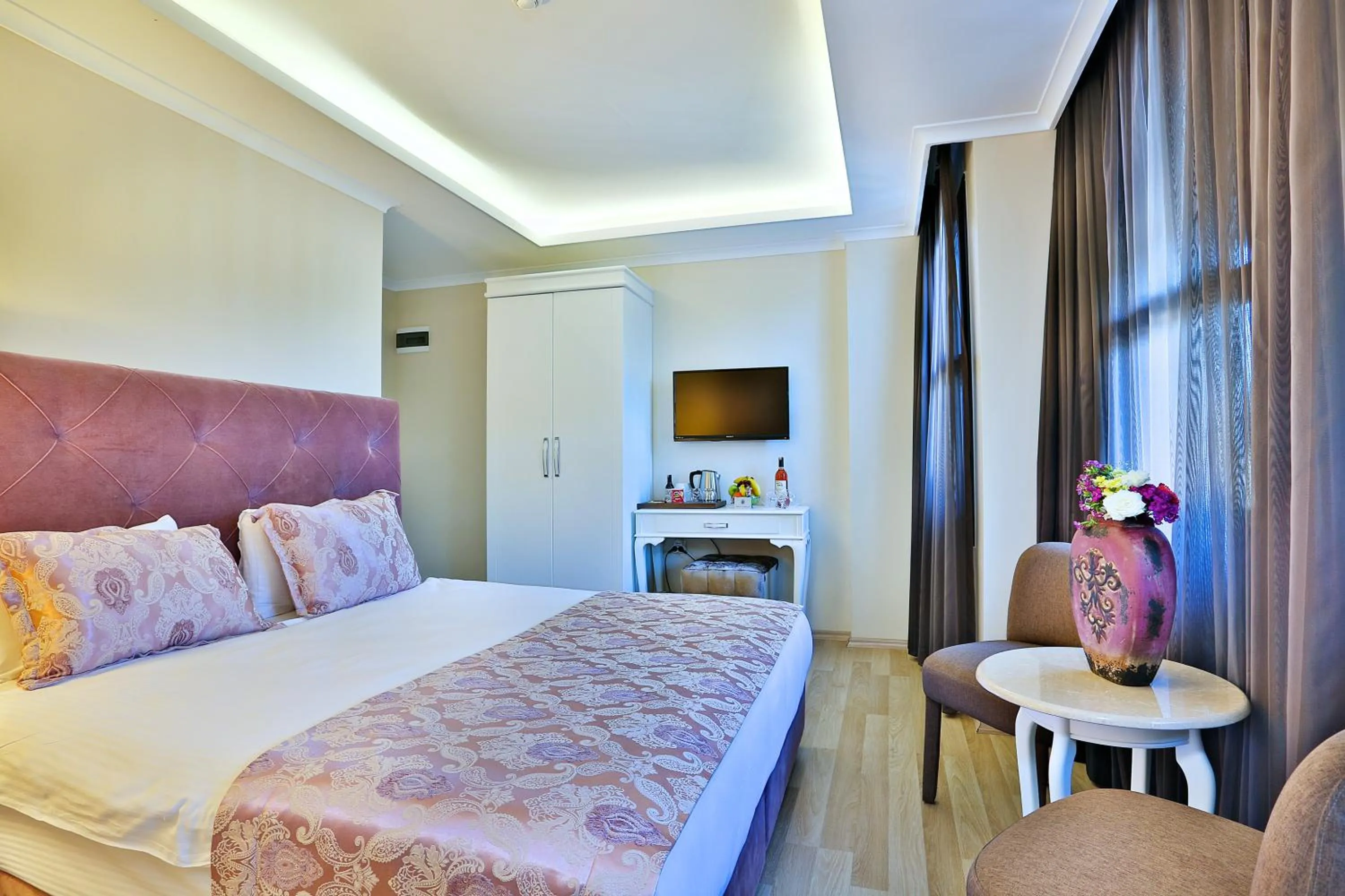 Bedroom, Bed in Hotel Bon Hagia Sophia