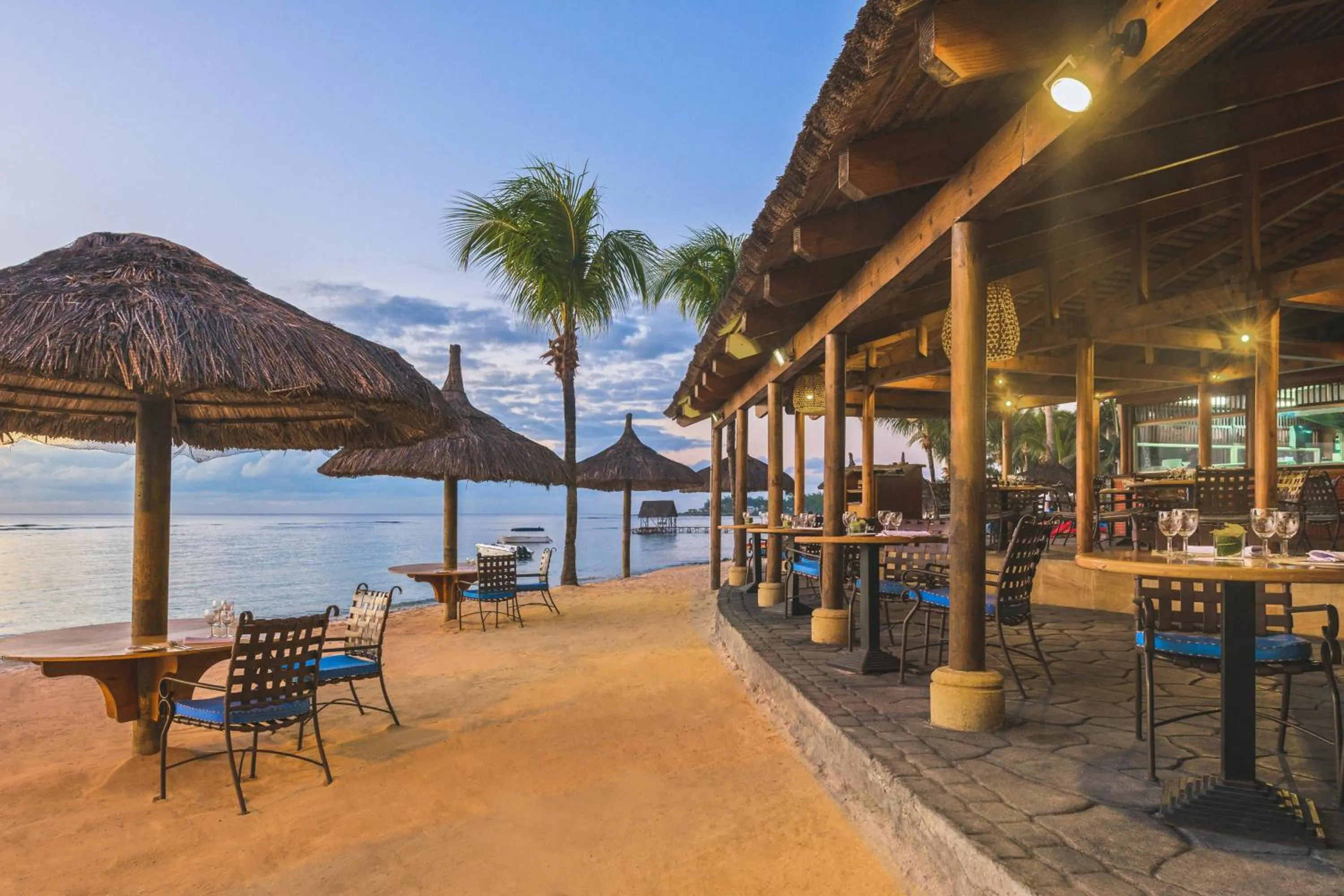 Restaurant/places to eat in Le Meridien Ile Maurice