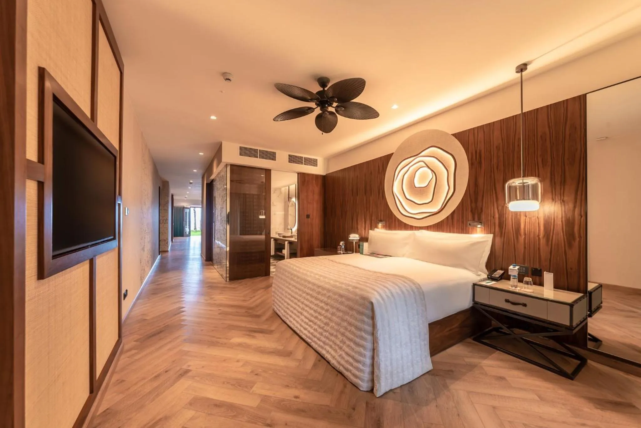 Photo of the whole room, Bed in Le Meridien Ile Maurice