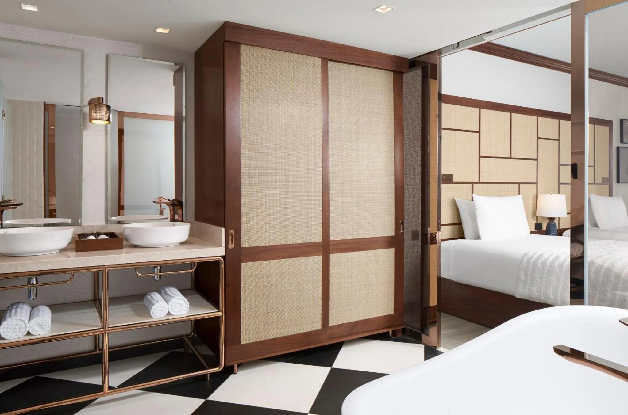 Photo of the whole room, Bed in Le Meridien Ile Maurice