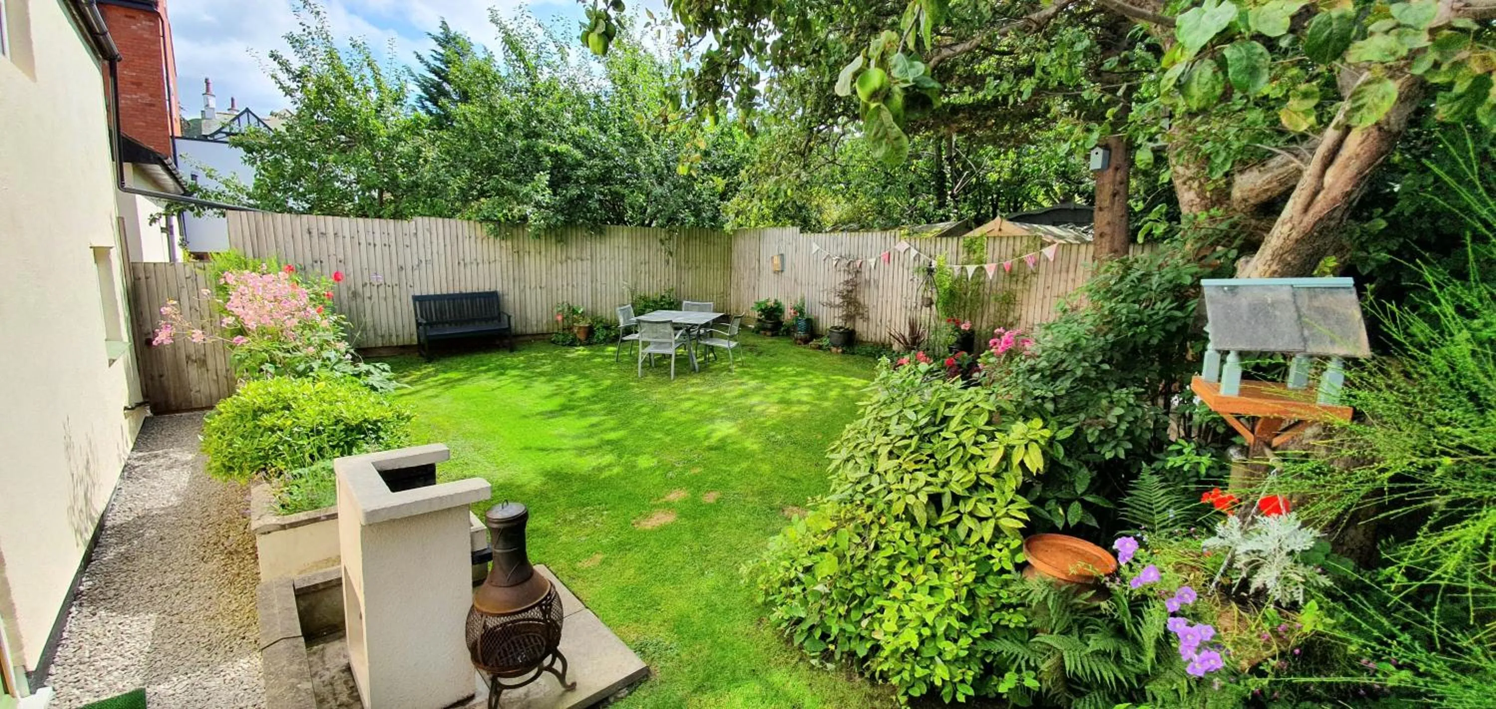 BBQ facilities in Vale View Cottages -The Coach House, Great location in Prestatyn!