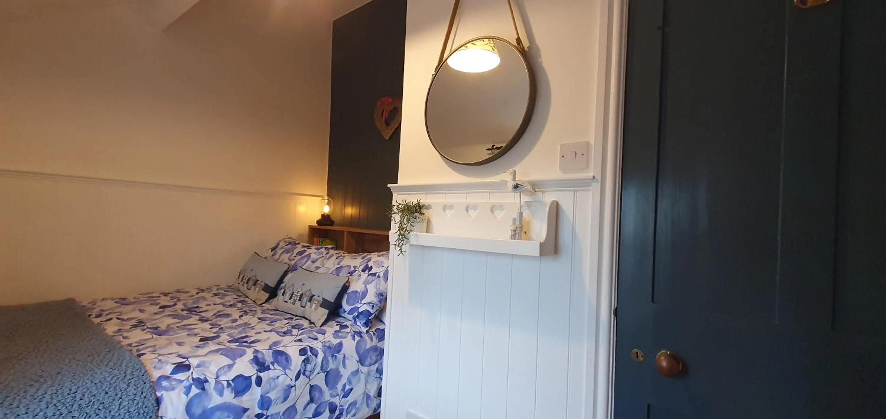 Bed in Vale View Cottages -The Coach House, Great location in Prestatyn!