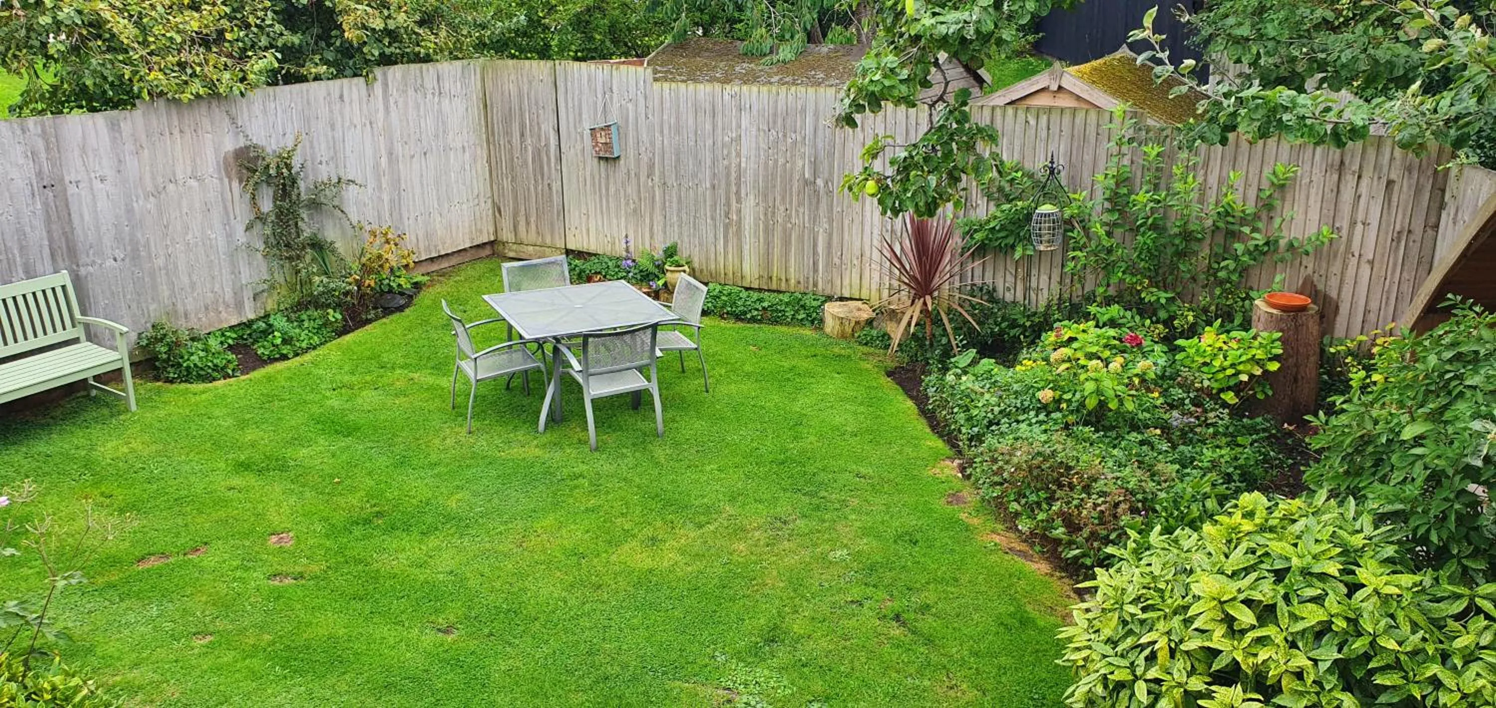Garden in Vale View Cottages -The Coach House, Great location in Prestatyn!