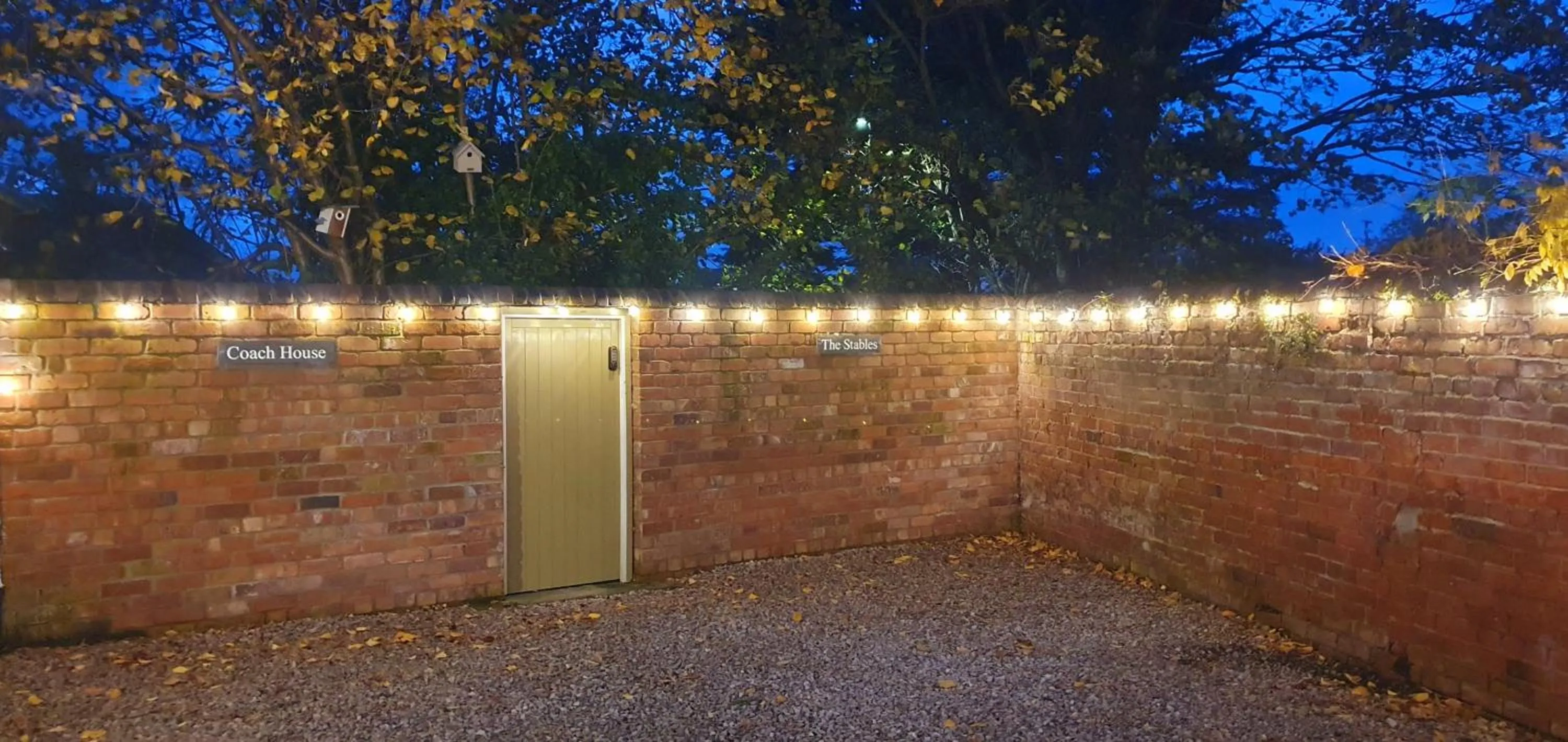 Night in Vale View Cottages -The Coach House, Great location in Prestatyn!