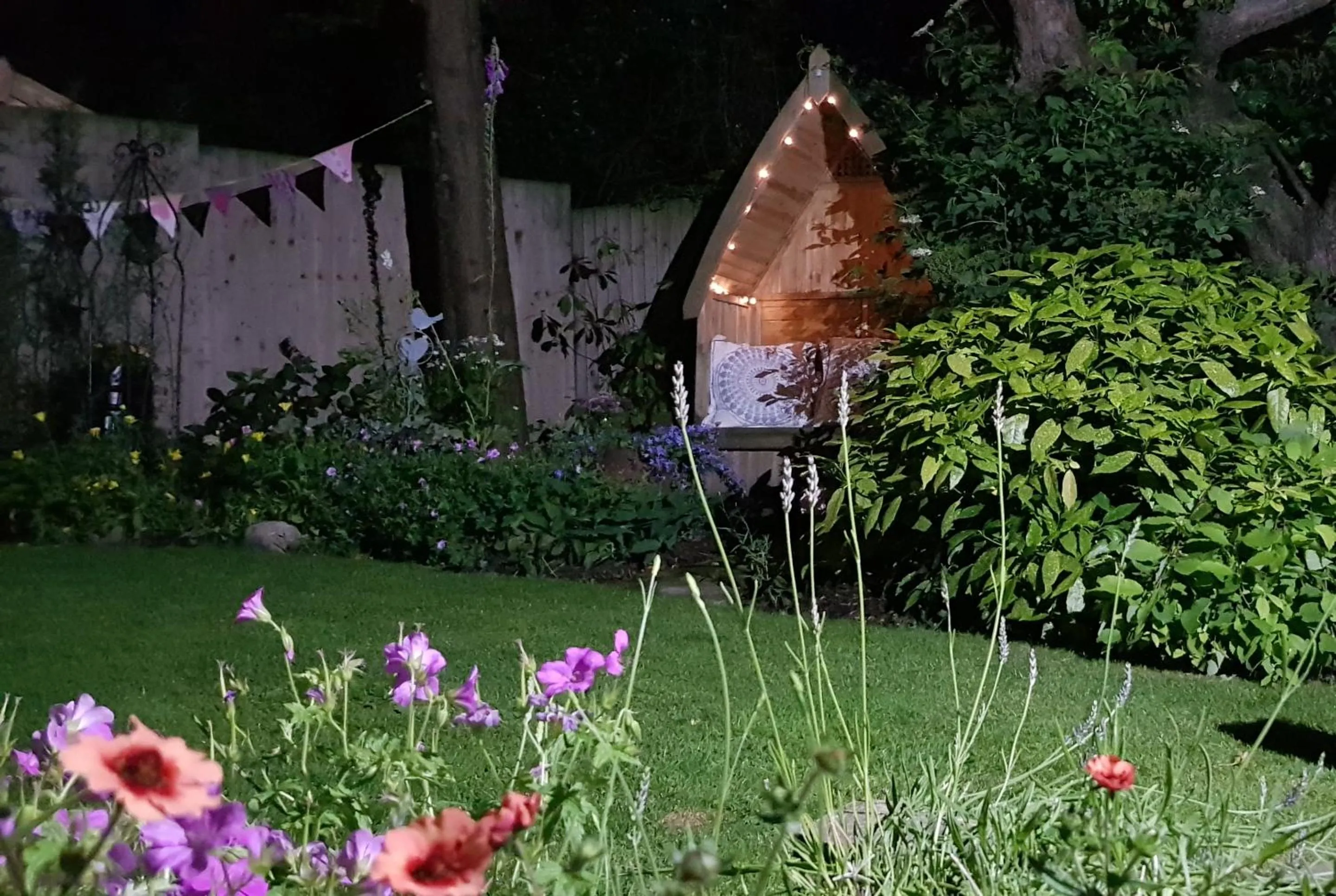Night in Vale View Cottages -The Coach House, Great location in Prestatyn!
