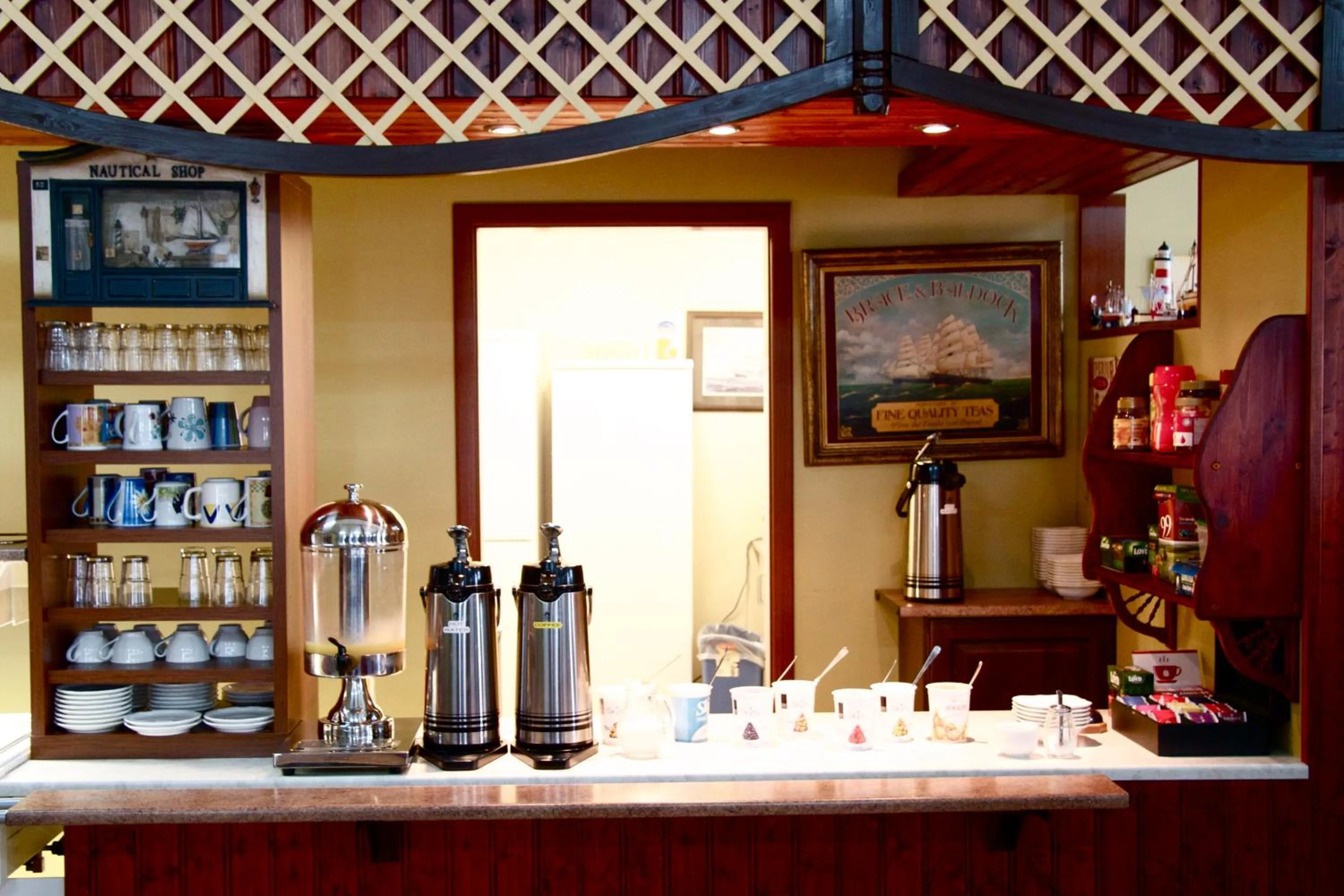 Restaurant/places to eat in Hotel Vogar