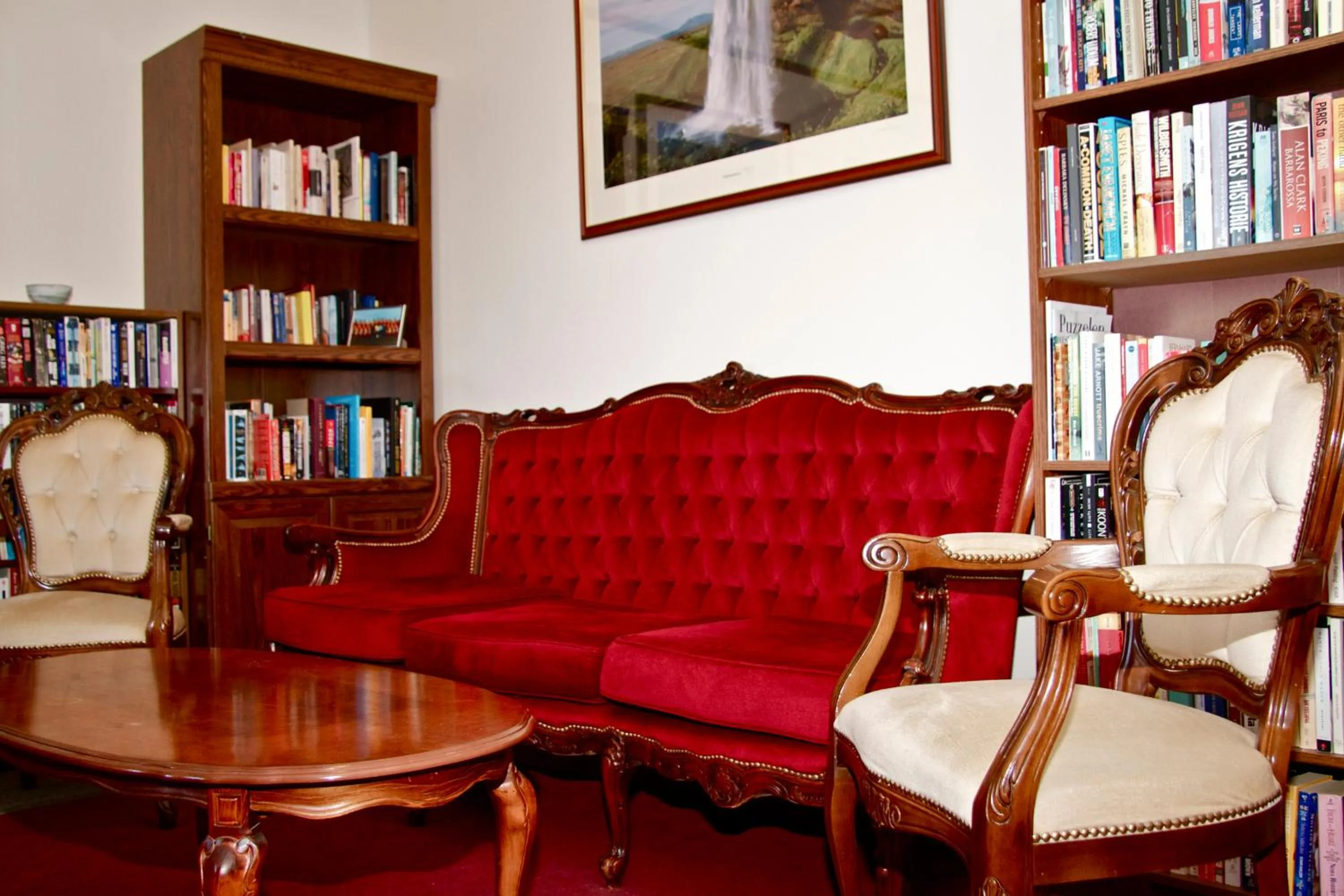 Communal lounge/ TV room in Hotel Vogar