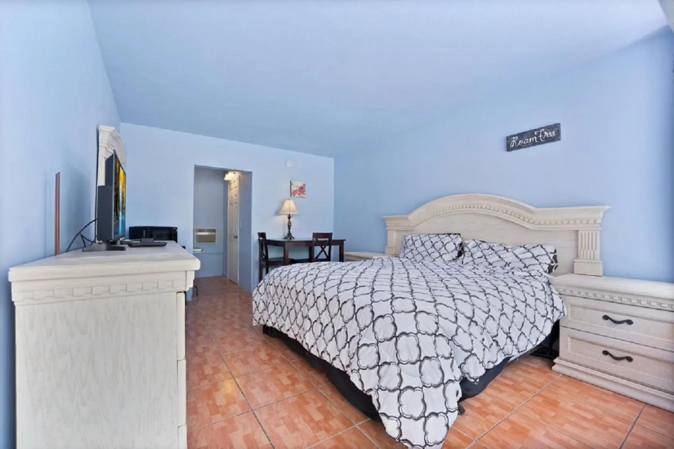 Bed in Sky Islands Beach