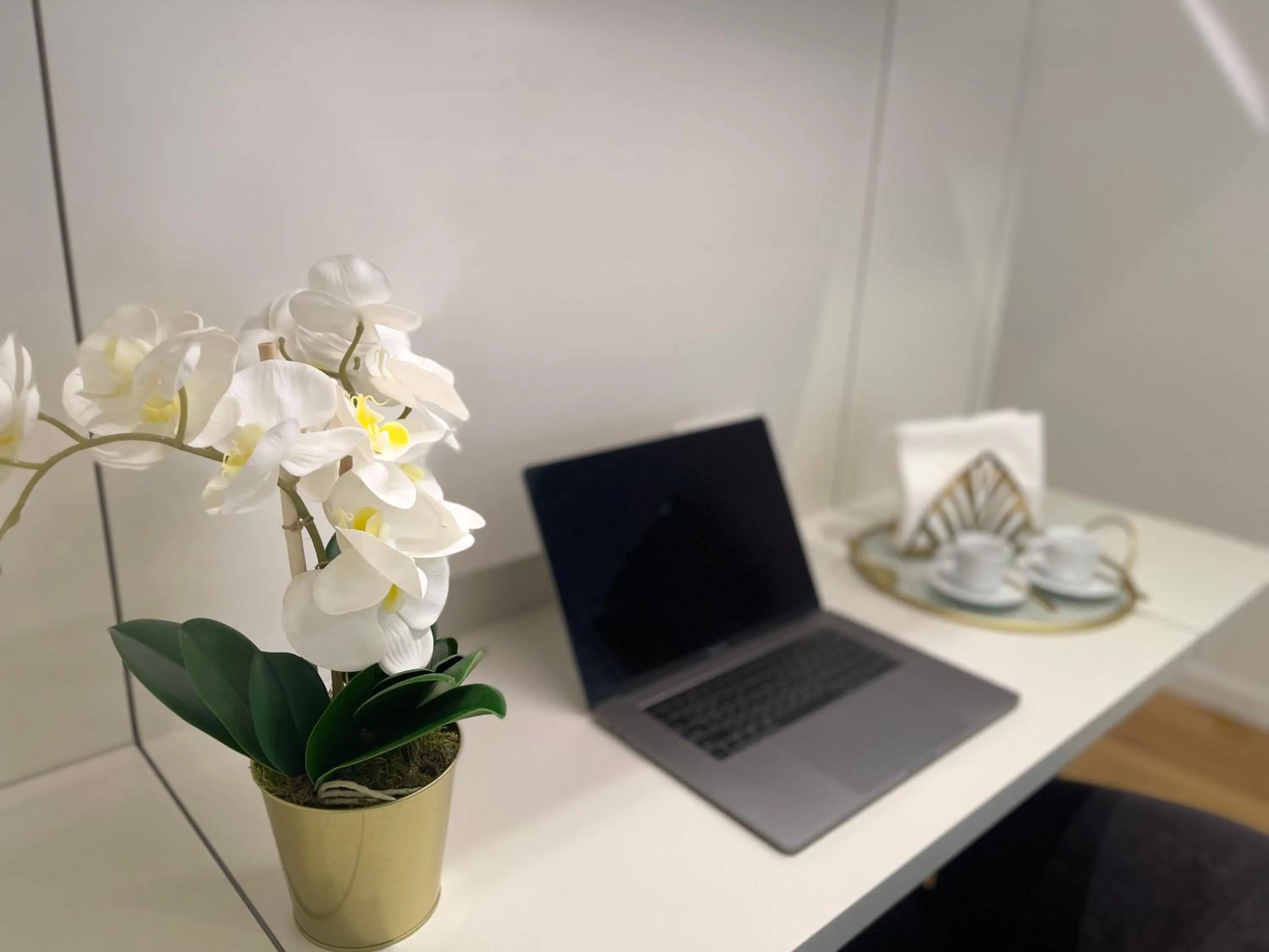 Seating area in Bellagio Luxury Suites Apartments