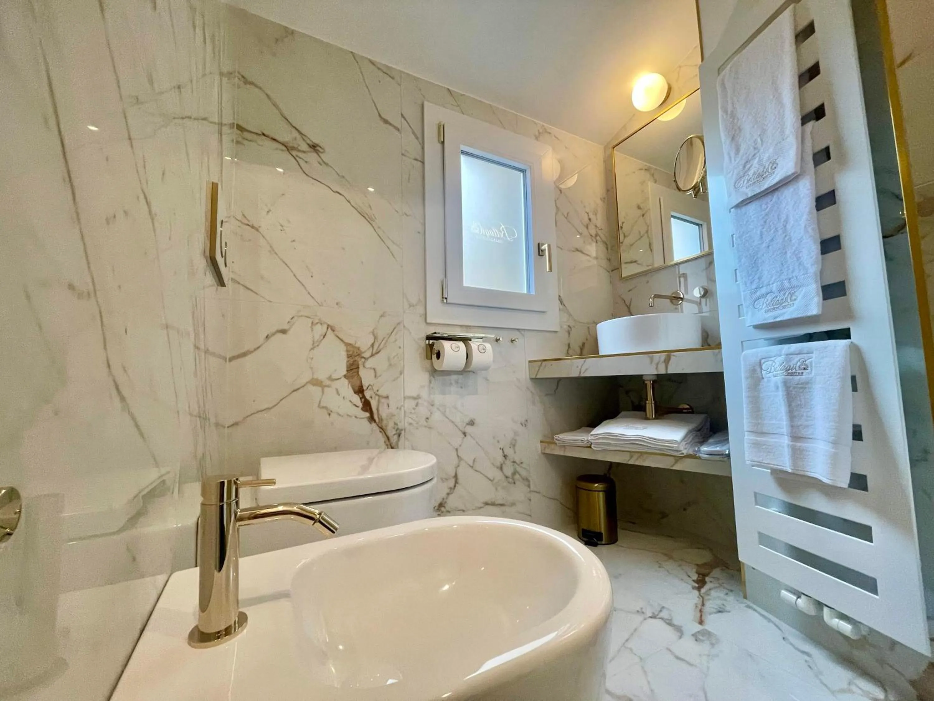 Shower in Bellagio Luxury Suites Apartments