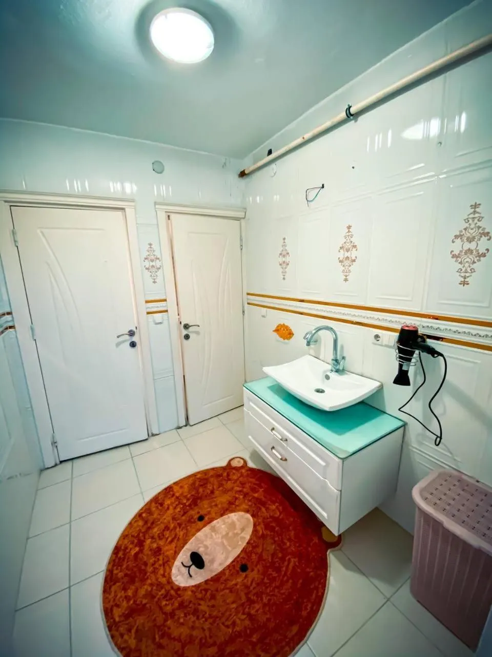 Bathroom, Bed in Eyüpsultan ABS Suites