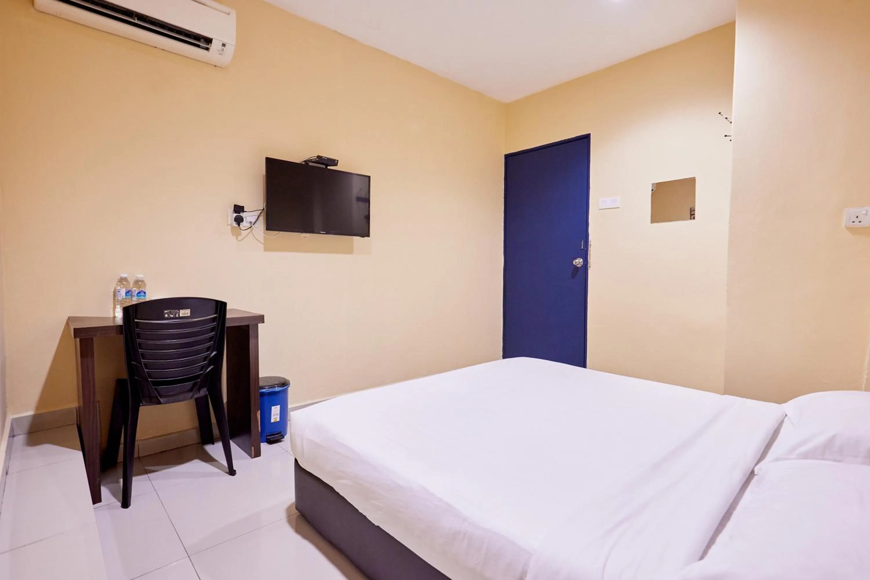 Bedroom, Bed in Hotel Inap Sri Gombak