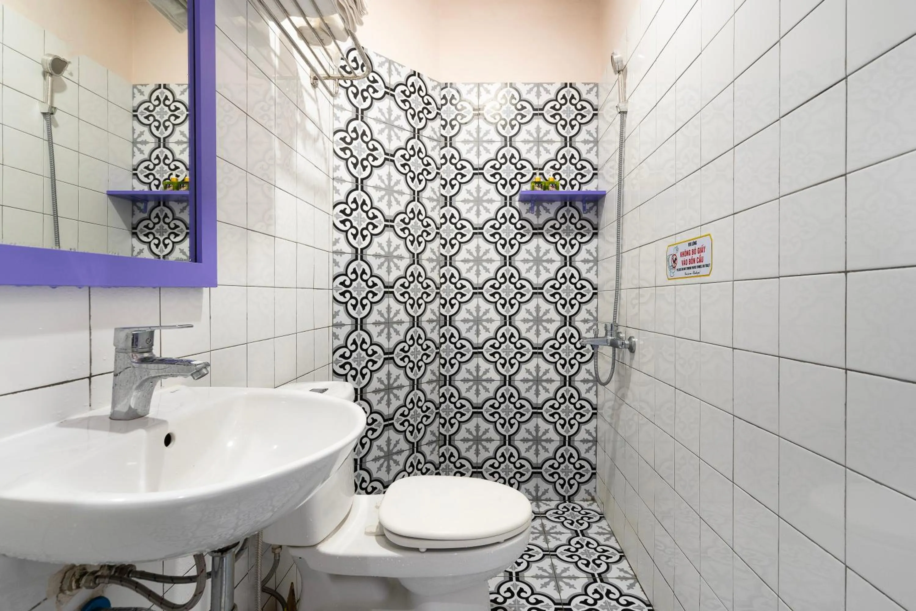 Ahu Hotel & Apartment