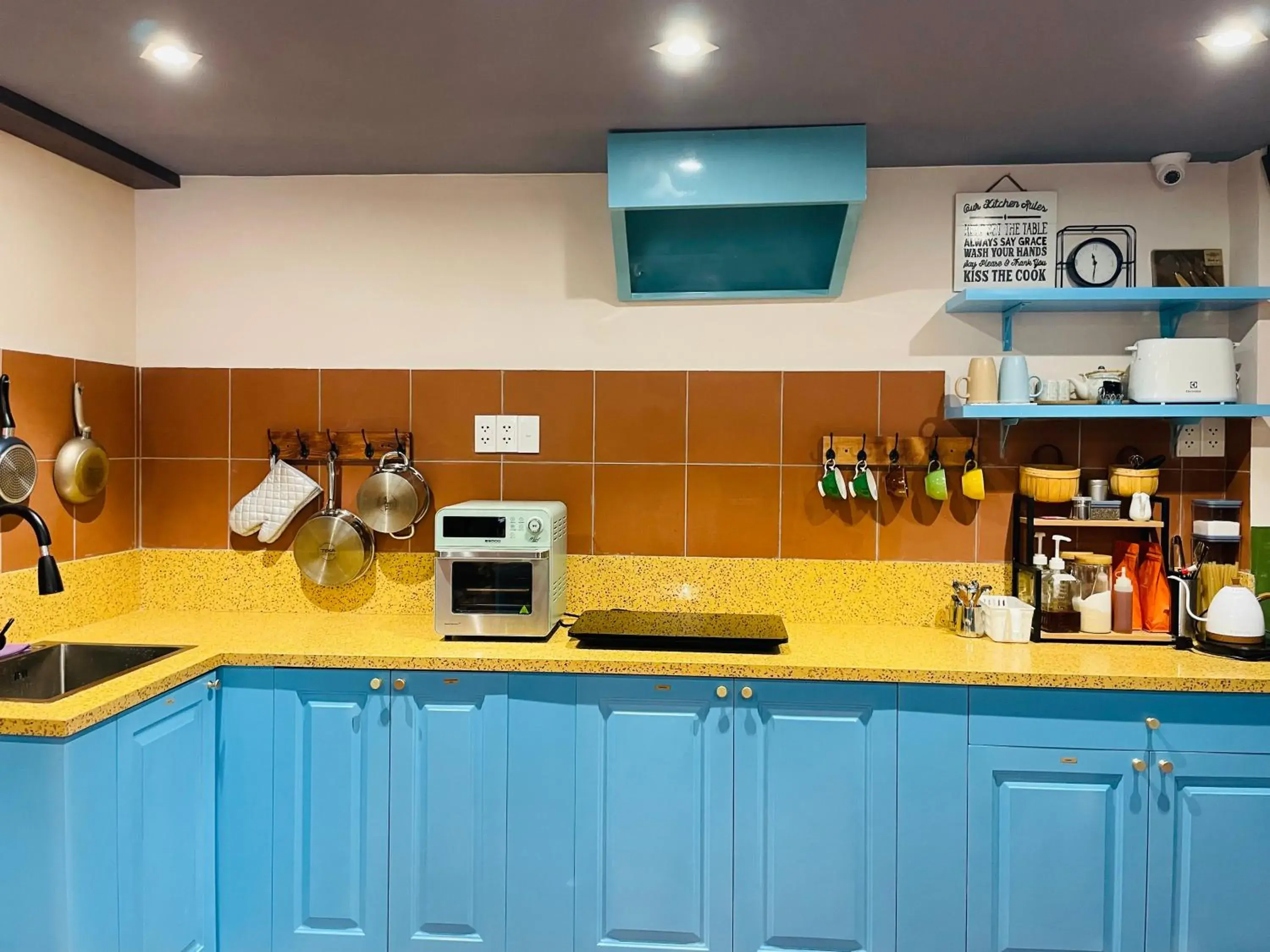 Kitchen or kitchenette in Ahu Hotel & Apartment Kitchen or kitchenette in Ahu Hotel & Apartment