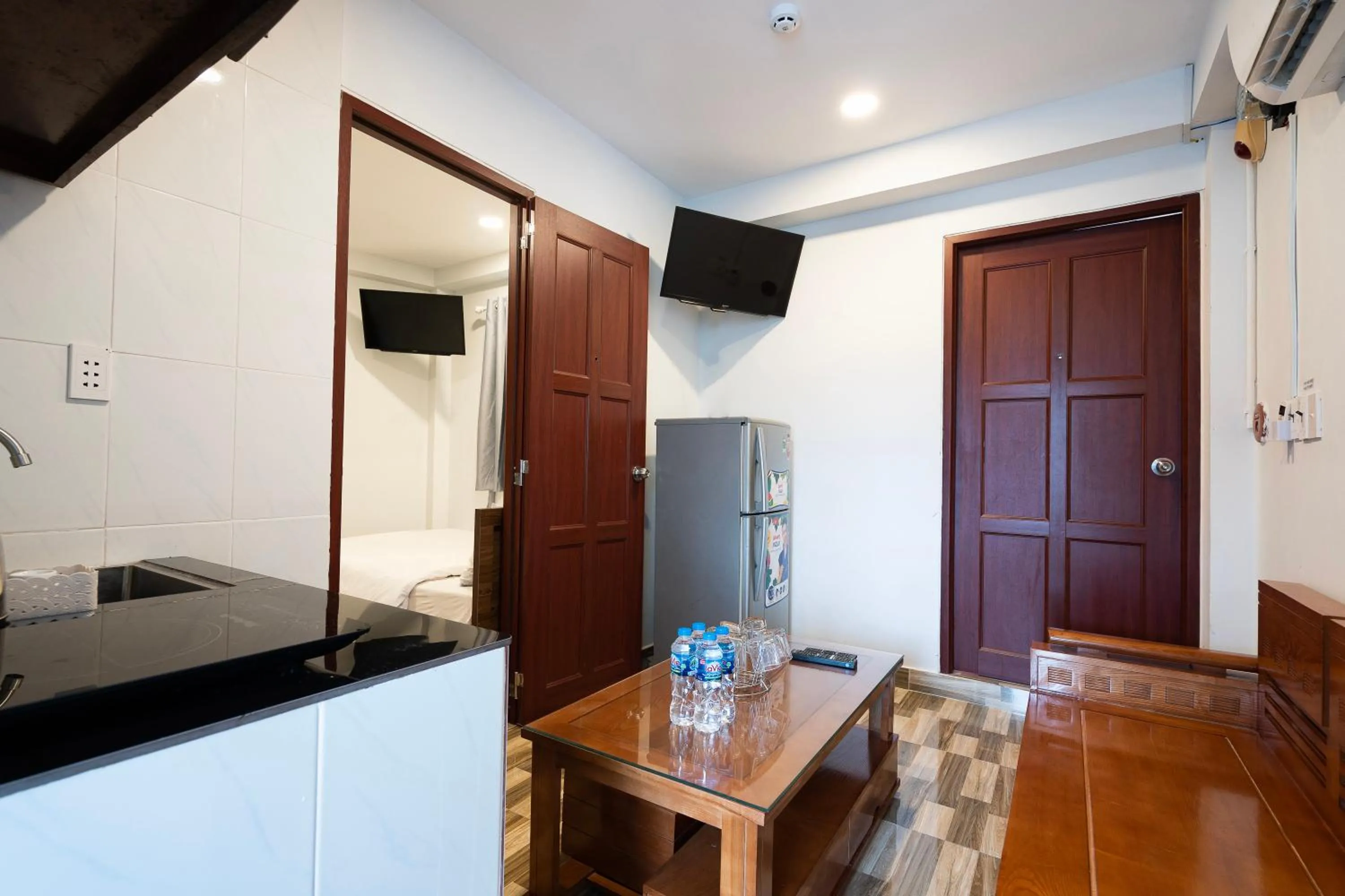 Ahu Hotel & Apartment