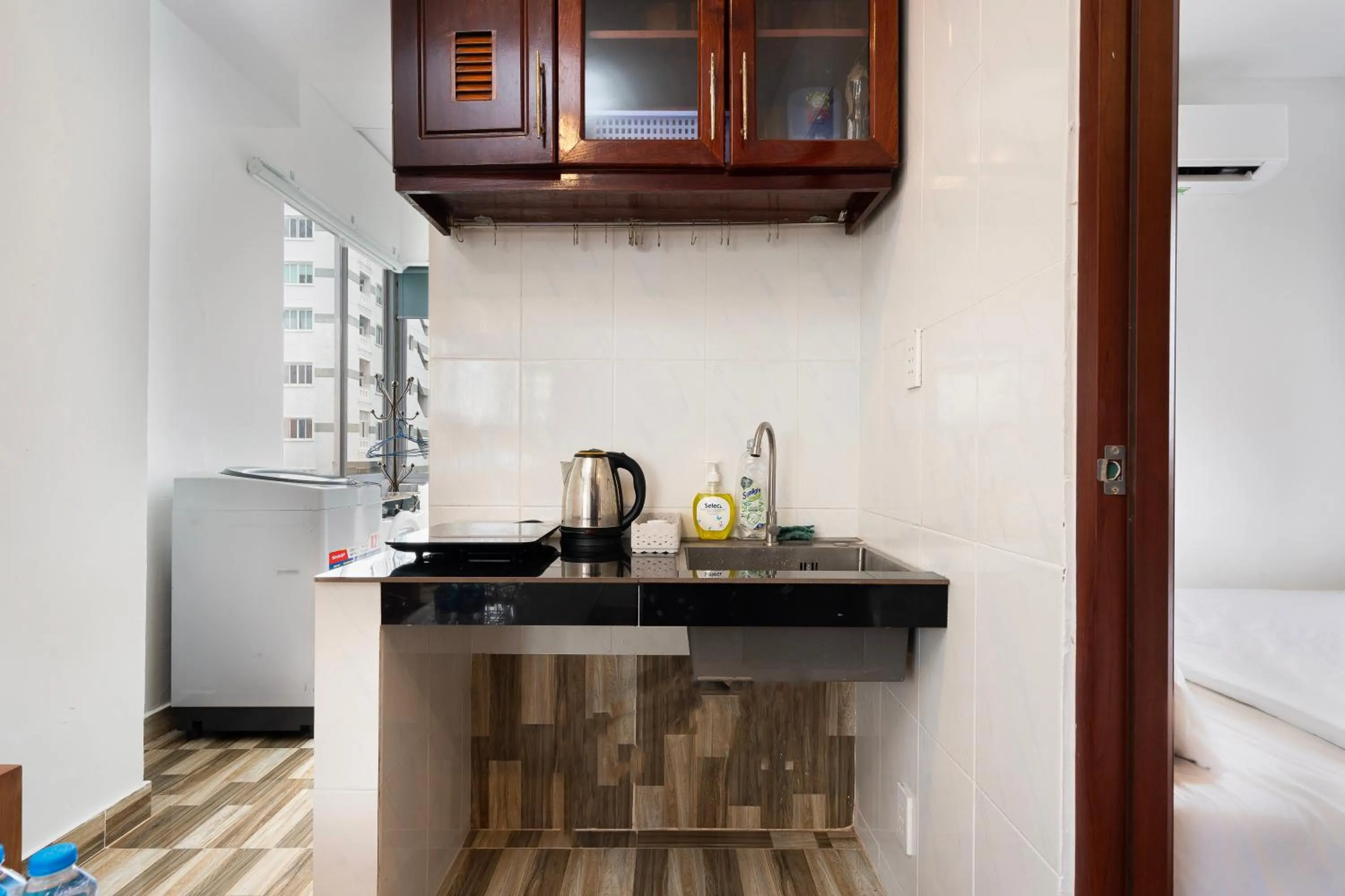 Ahu Hotel & Apartment