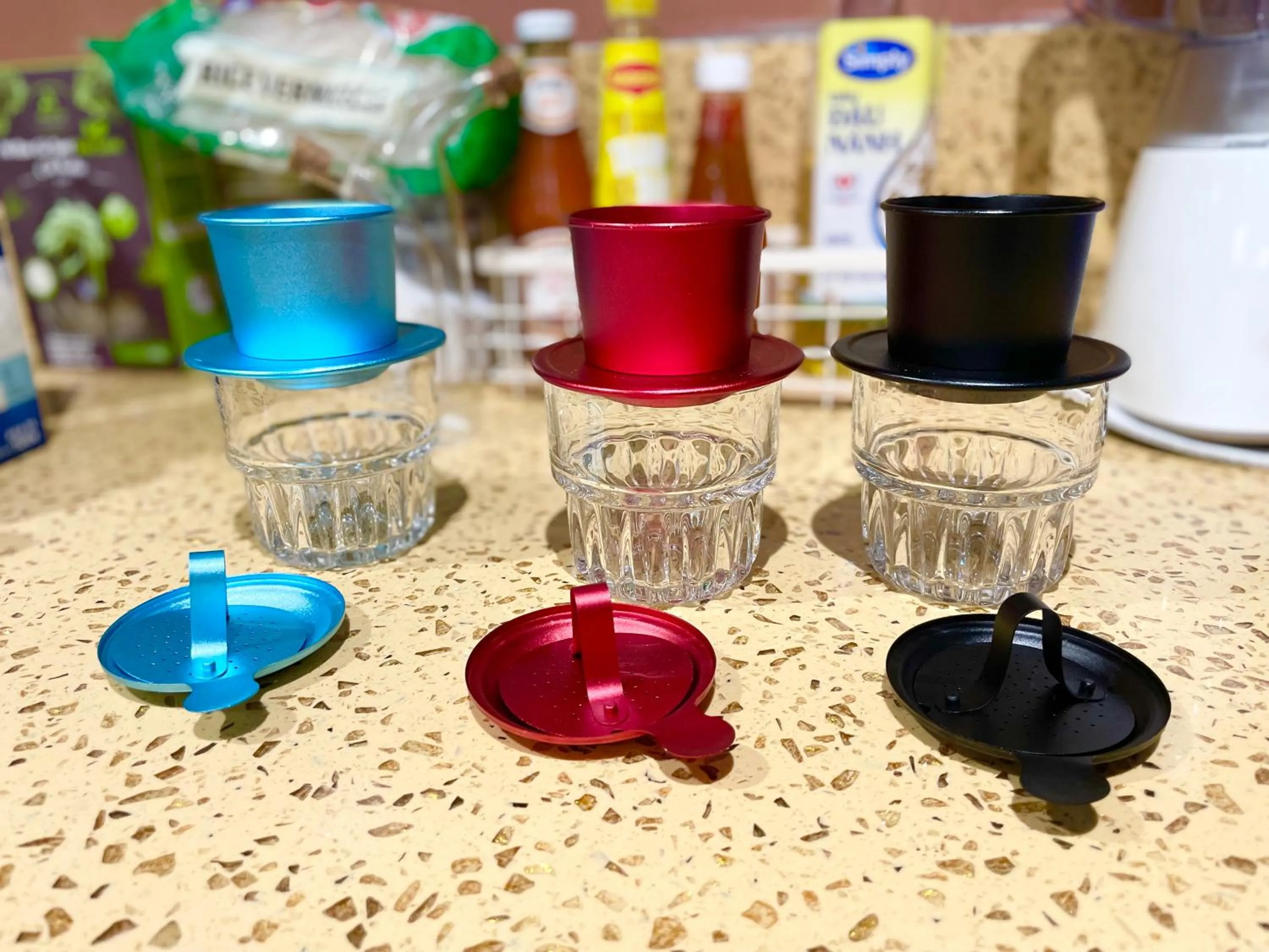 Restaurant/places to eat in Ahu Hotel & Apartment