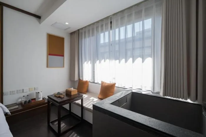 Bathroom, Bed in Dasein Youlan Hotel-Near the Forbidden City, Tiananmen Square, Guijie Street, Beihai Park, Jingshan Park, and Yonghe Temple