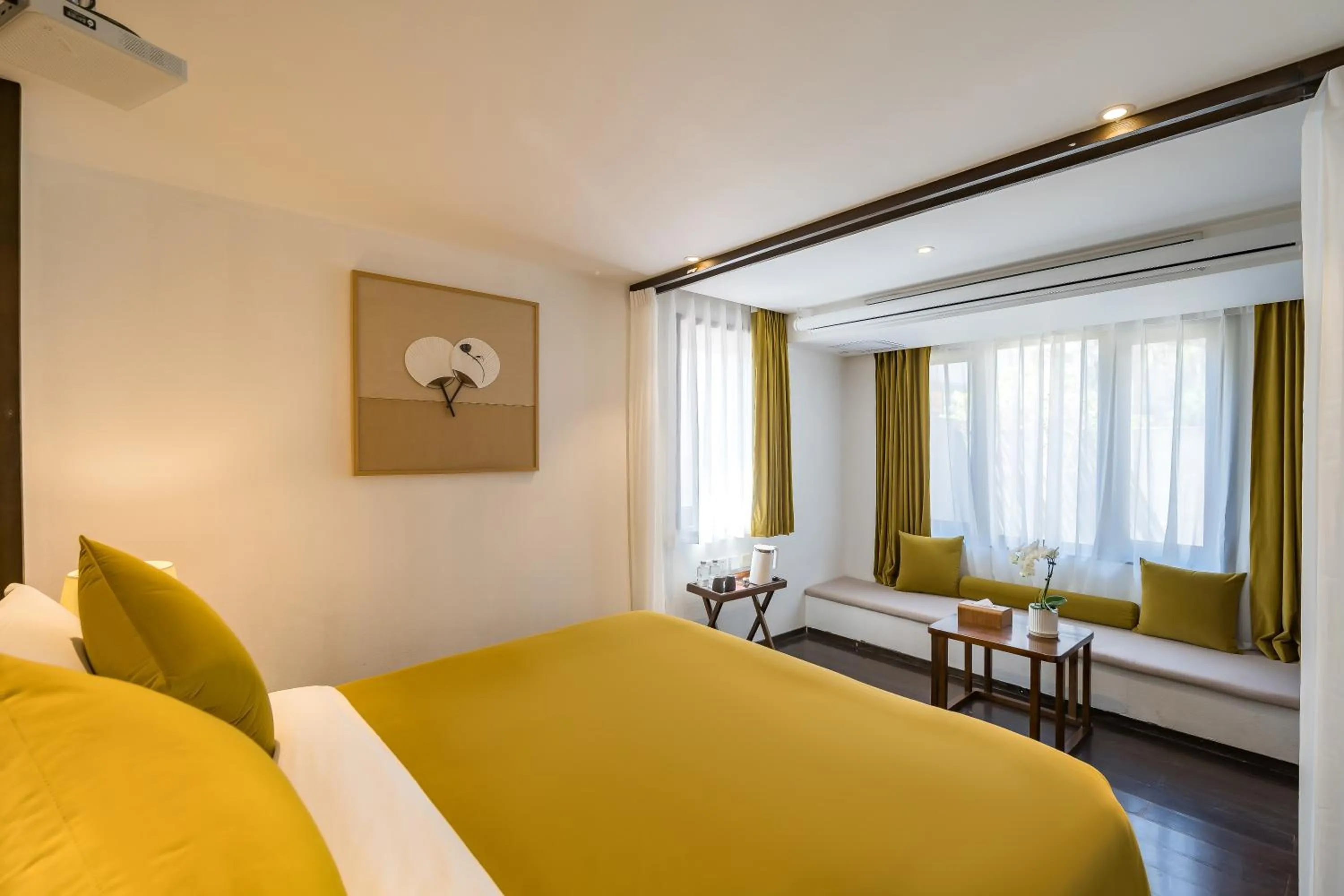 Photo of the whole room, Bed in Dasein Youlan Hotel-Near the Forbidden City, Tiananmen Square, Guijie Street, Beihai Park, Jingshan Park, and Yonghe Temple