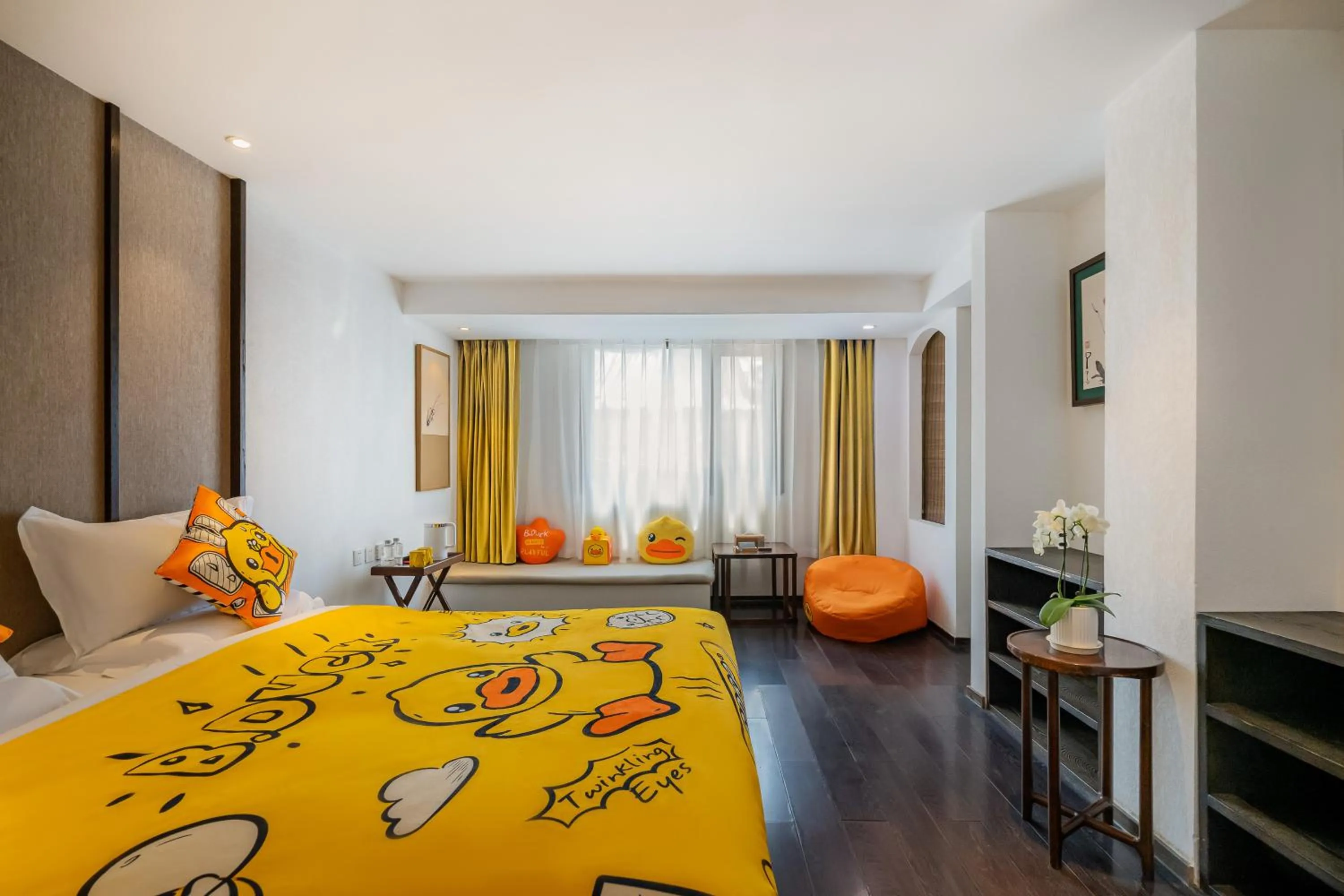 Bed in Dasein Youlan Hotel-Near the Forbidden City, Tiananmen Square, Guijie Street, Beihai Park, Jingshan Park, and Yonghe Temple