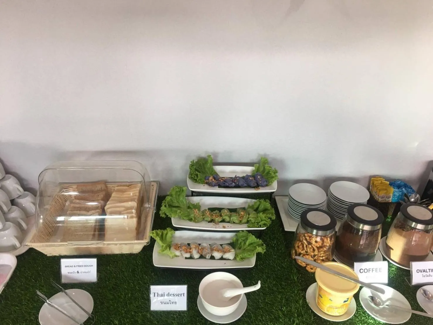 Food and drinks in Modern Resort