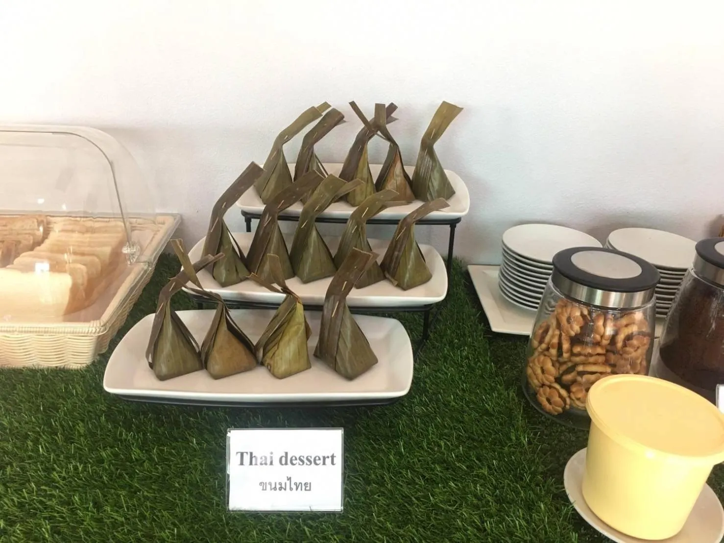 Food and drinks in Modern Resort