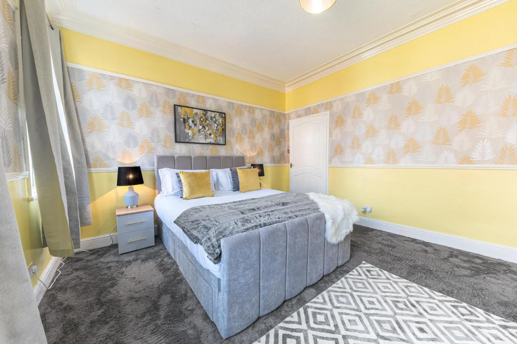 Stylish Luxury Large 4BR KingBed