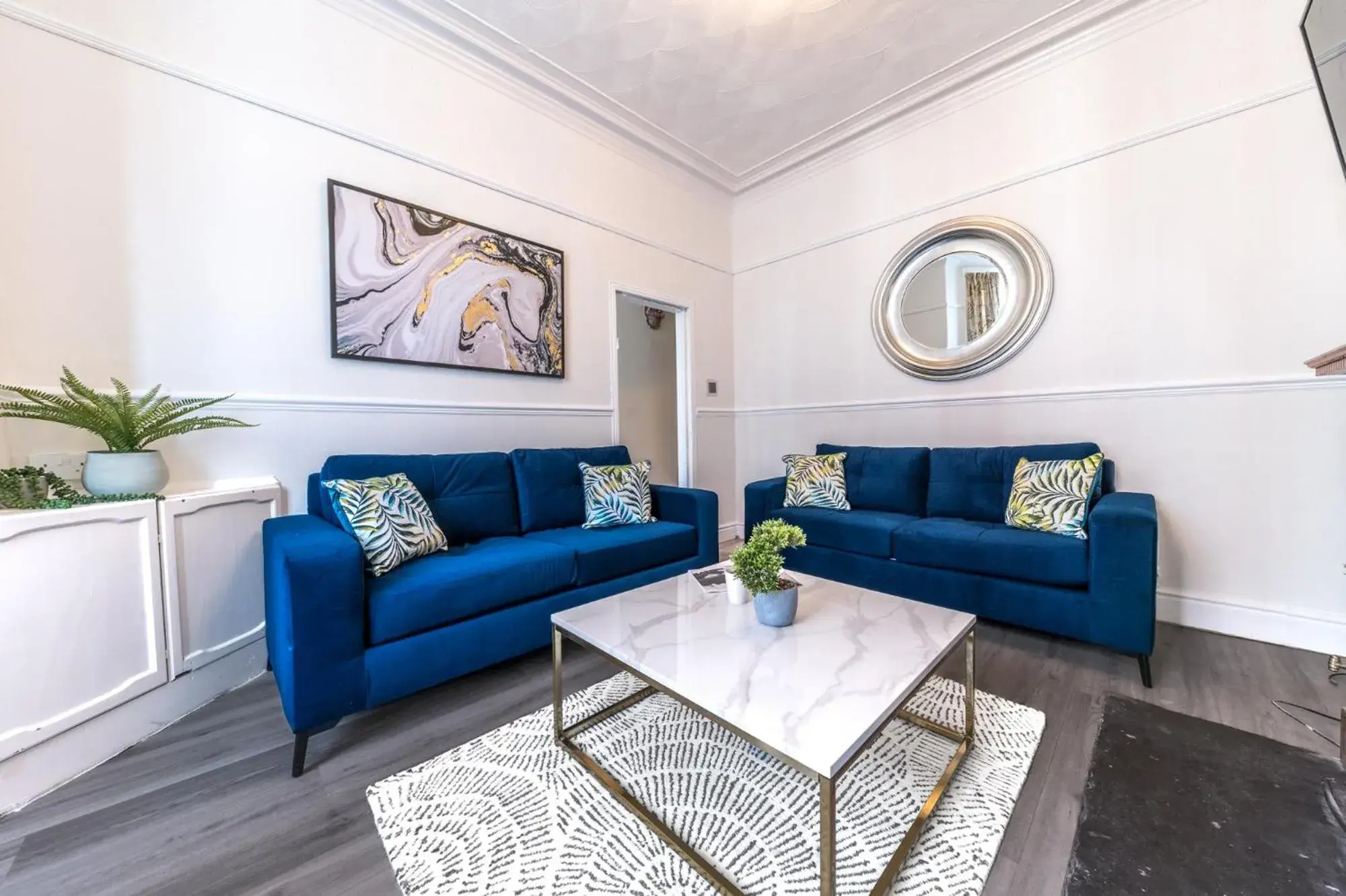 Stylish Luxury Large 4BR KingBed Stylish Luxury Large 4BR KingBed