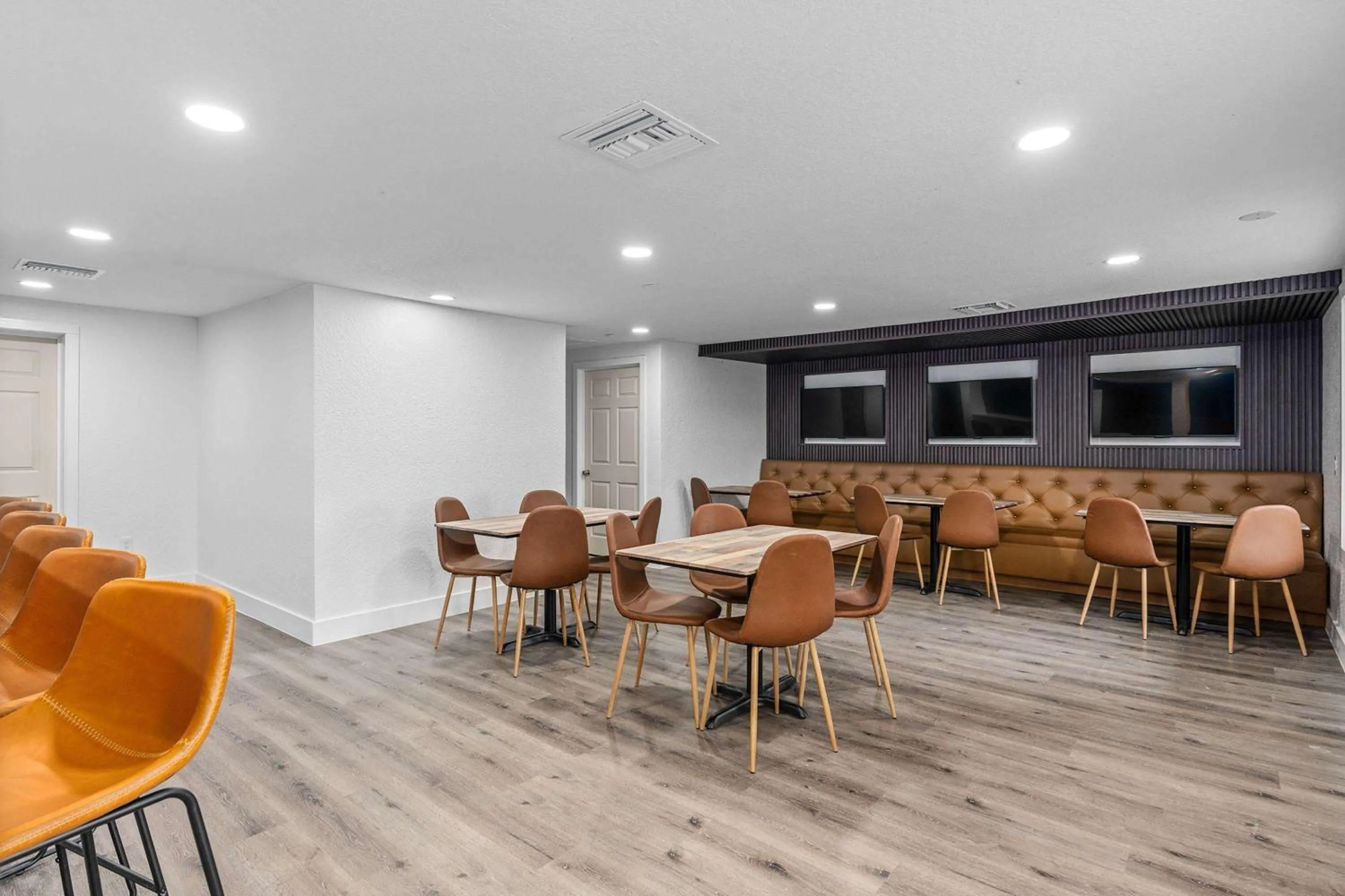 Restaurant/places to eat in Travelodge by Wyndham Kissimmee Orlando