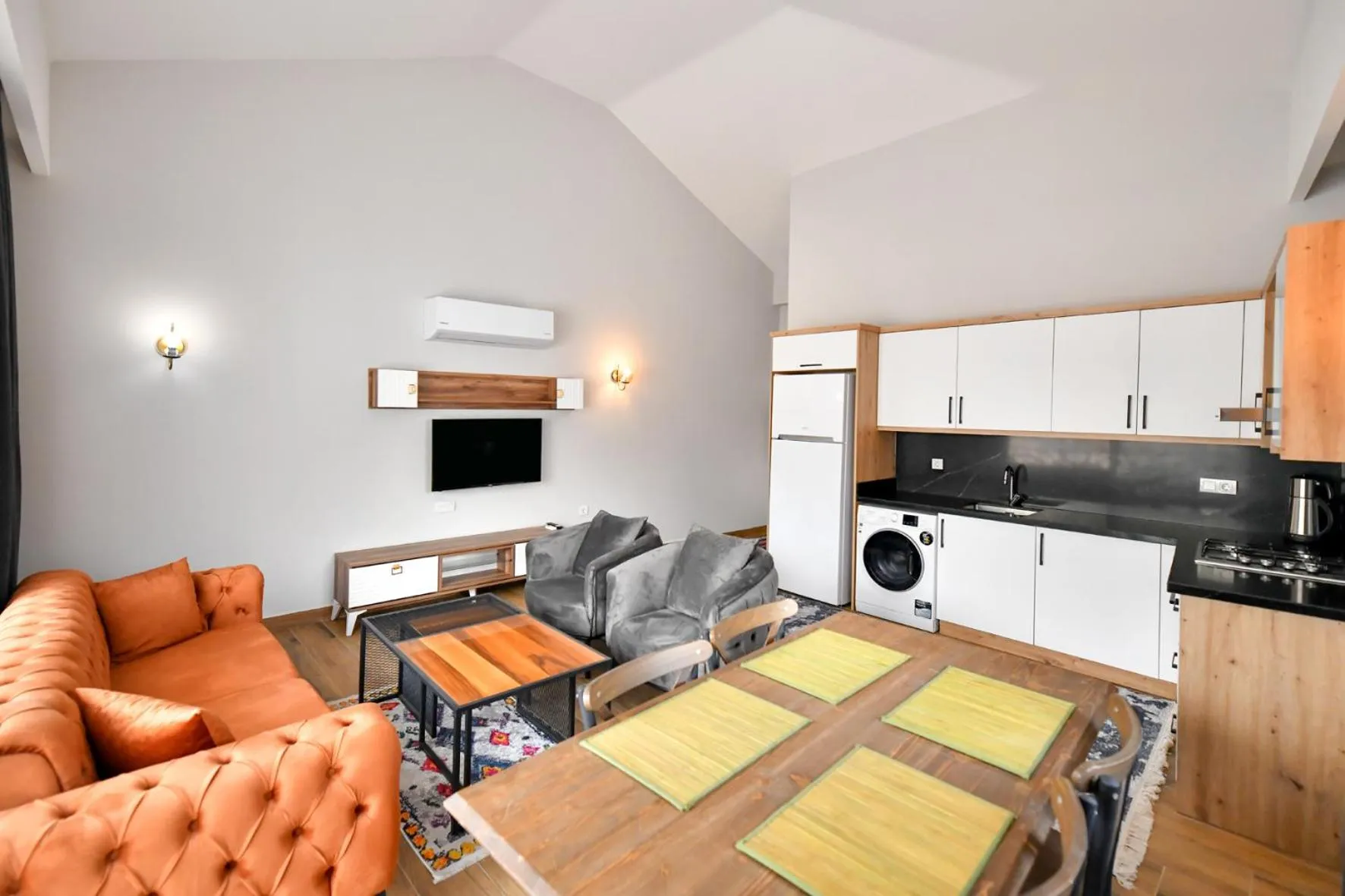 Kitchen or kitchenette in RED MOON SUITES