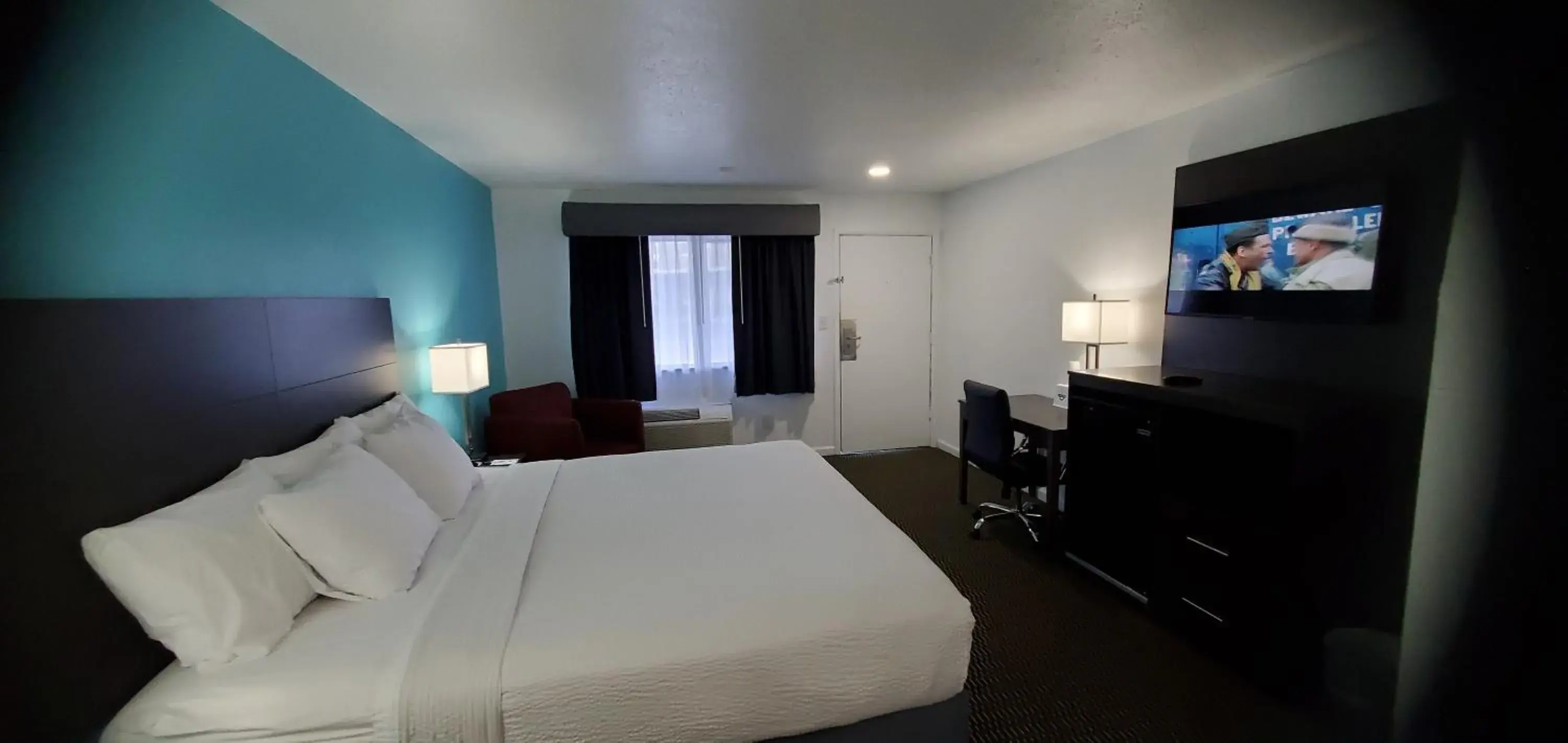 King Room - Non-Smoking in Travelodge by Wyndham Livonia Canton Novi Detroit Area King Room - Non-Smoking in Travelodge by Wyndham Livonia Canton Novi Detroit Area