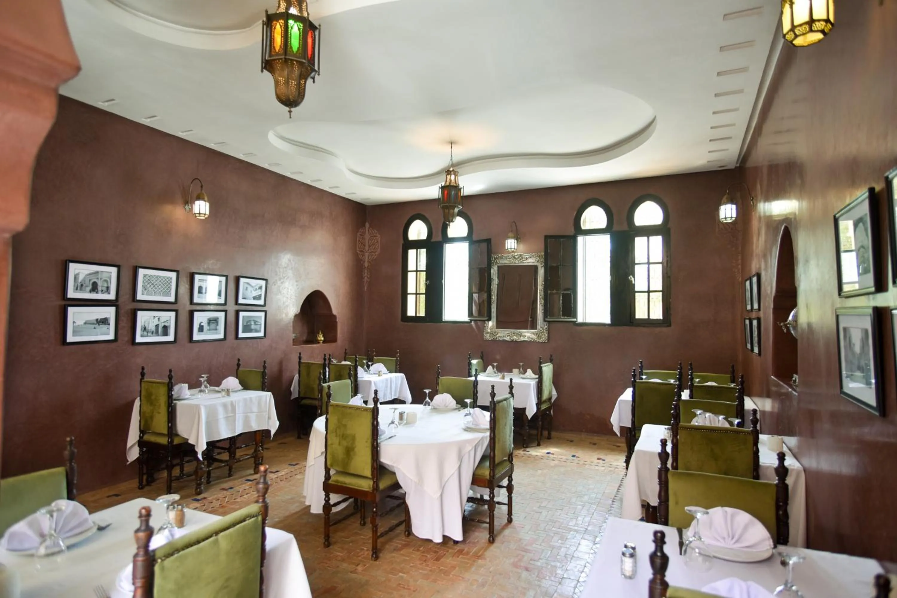 Restaurant/places to eat in Riad Yacout