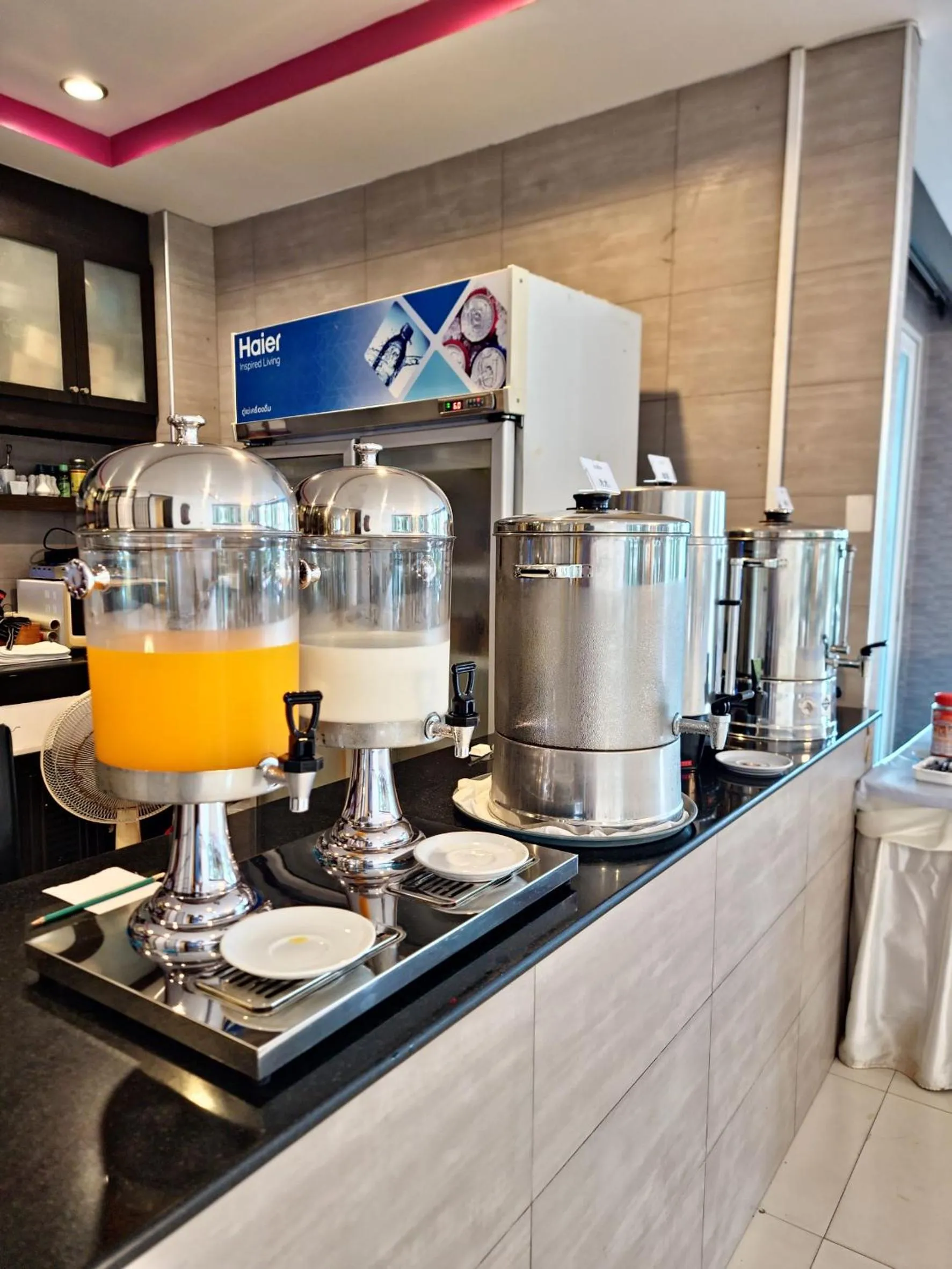 Restaurant/places to eat in The Sand Beach Pattaya