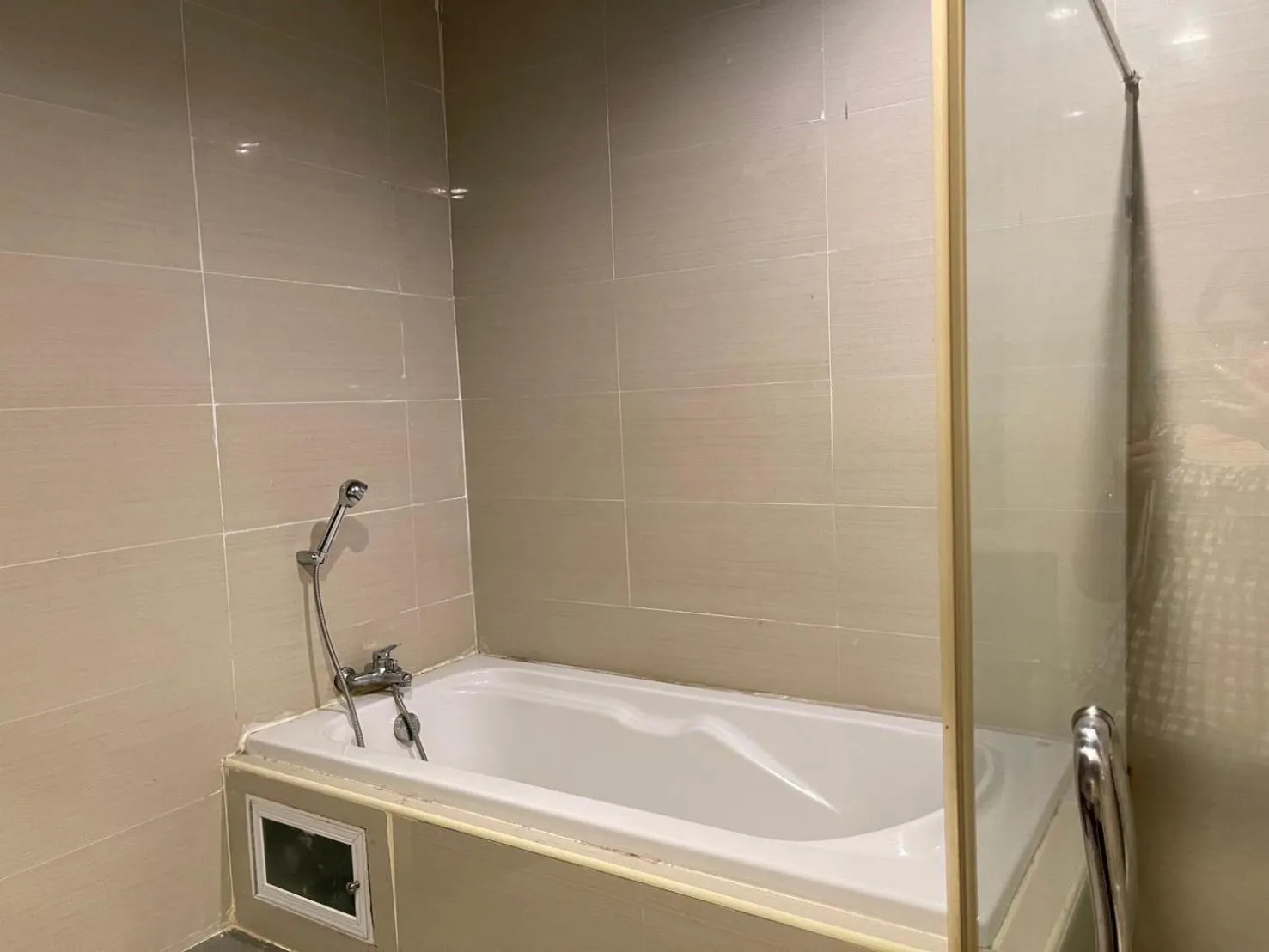 Shower in The Sand Beach Pattaya