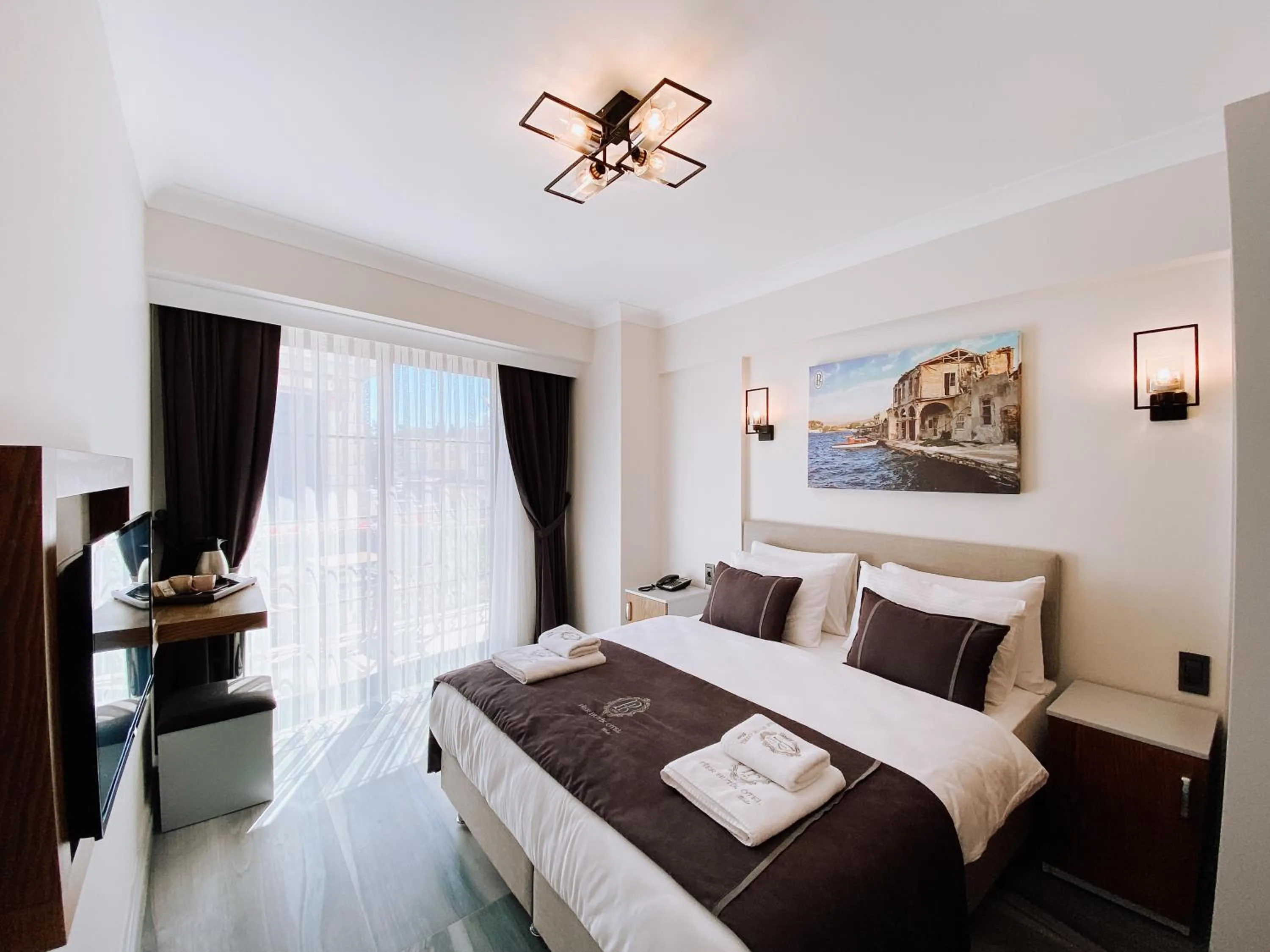 Bed in THE PİER OF URLA