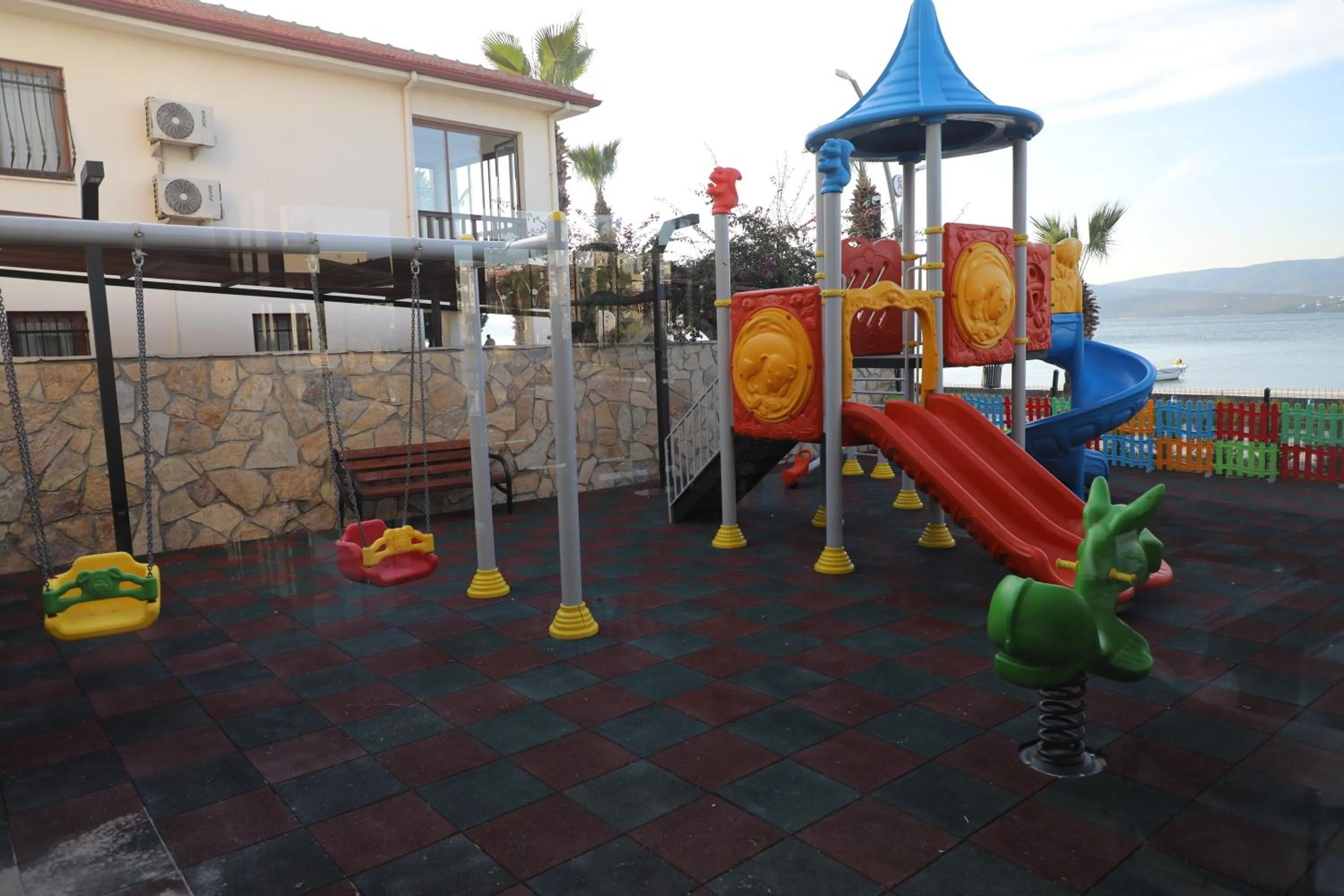 Day in ROSEIRA MAR-INN LUXURY