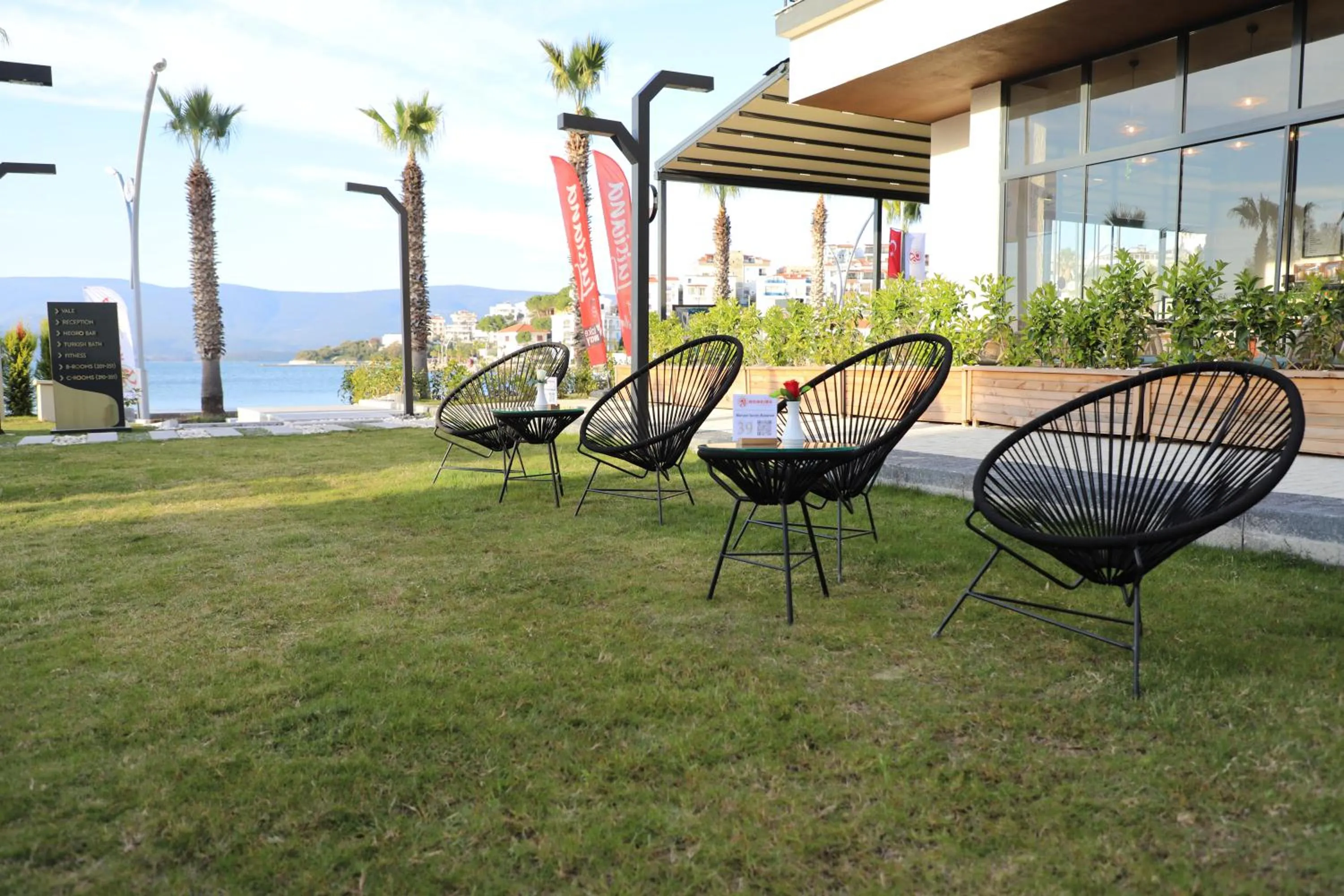 Garden in ROSEIRA MAR-INN LUXURY