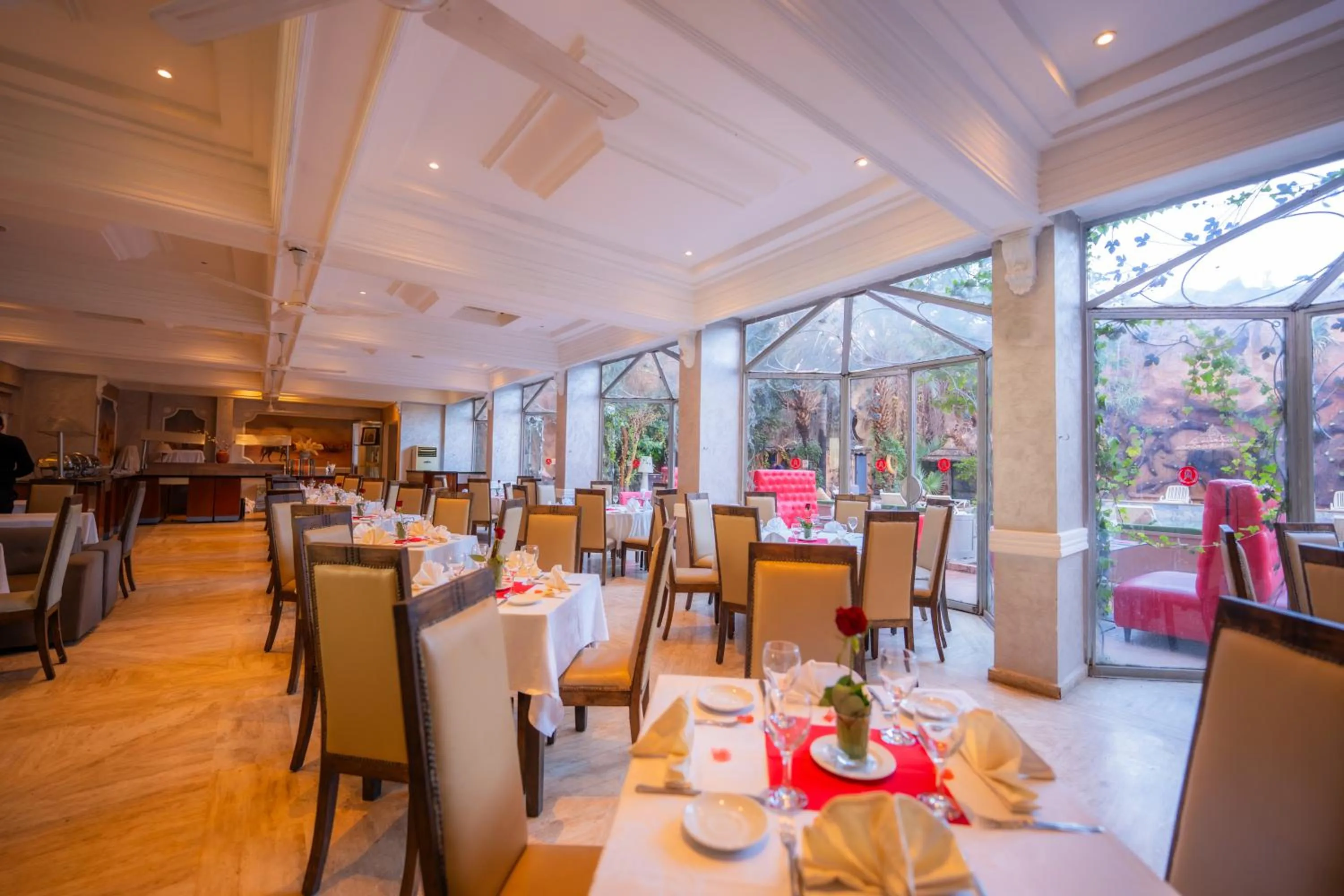 Restaurant/places to eat in Imperial Holiday Hôtel & spa