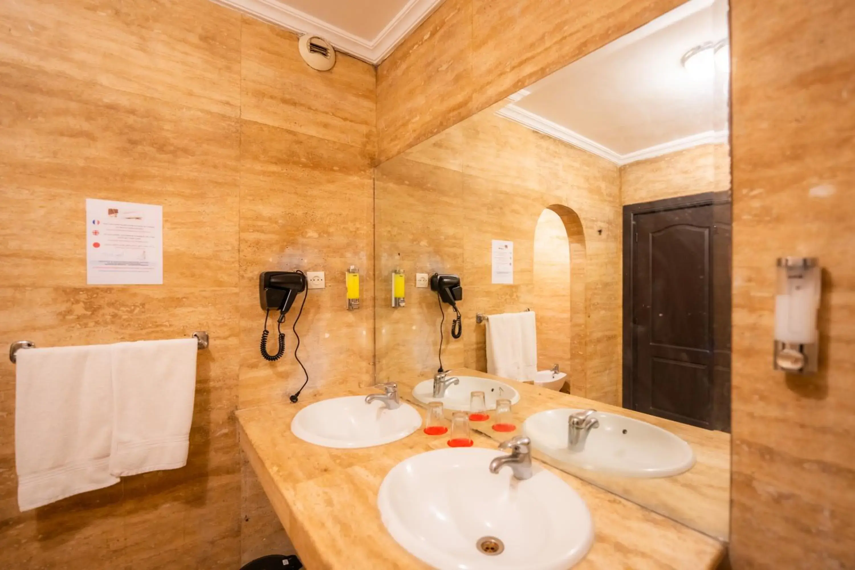 Bathroom in Imperial Holiday Hôtel & spa Bathroom in Imperial Holiday Hôtel & spa