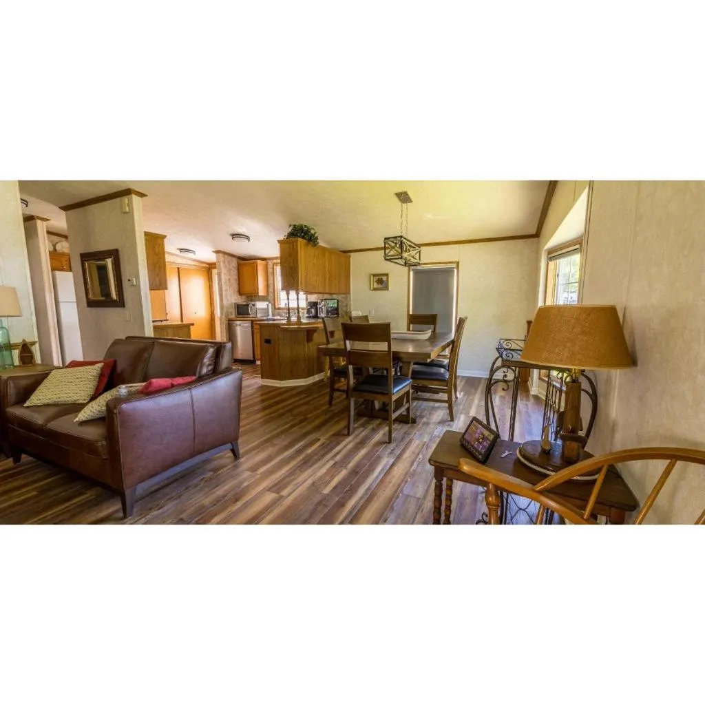 TV and multimedia in Shady Shores RV Resort & Campground