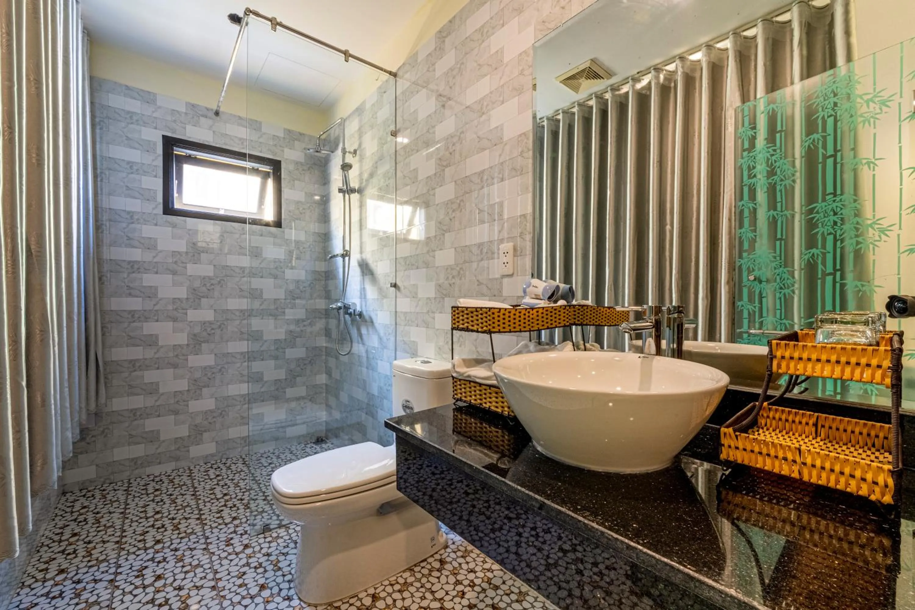 Bathroom in Hoi An Heart hostel Villa - Bespoke