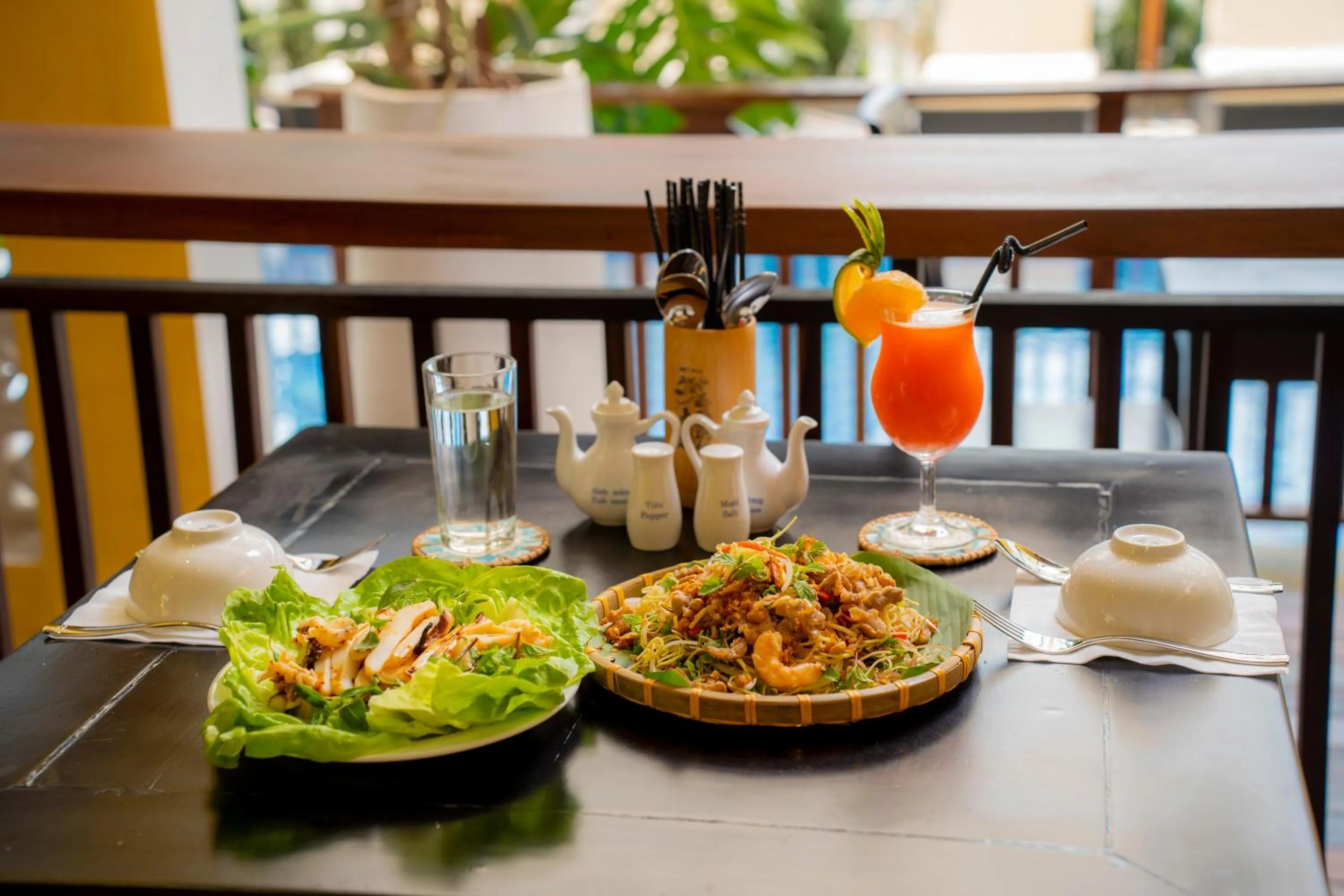 Restaurant/places to eat in Hoi An Heart hostel Villa - Bespoke