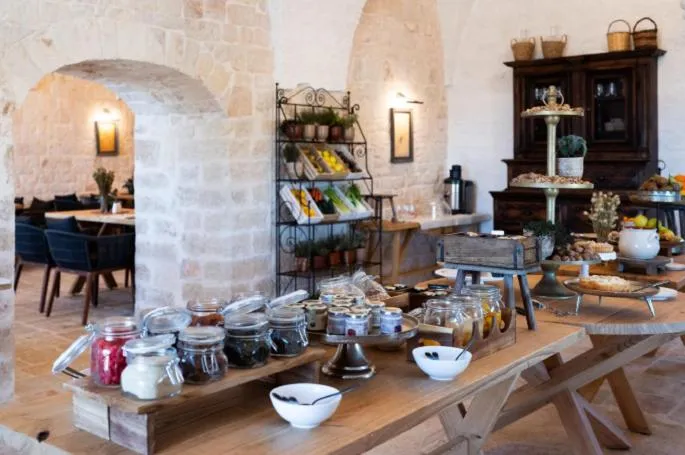 Restaurant/places to eat in Masseria Auraterrae
