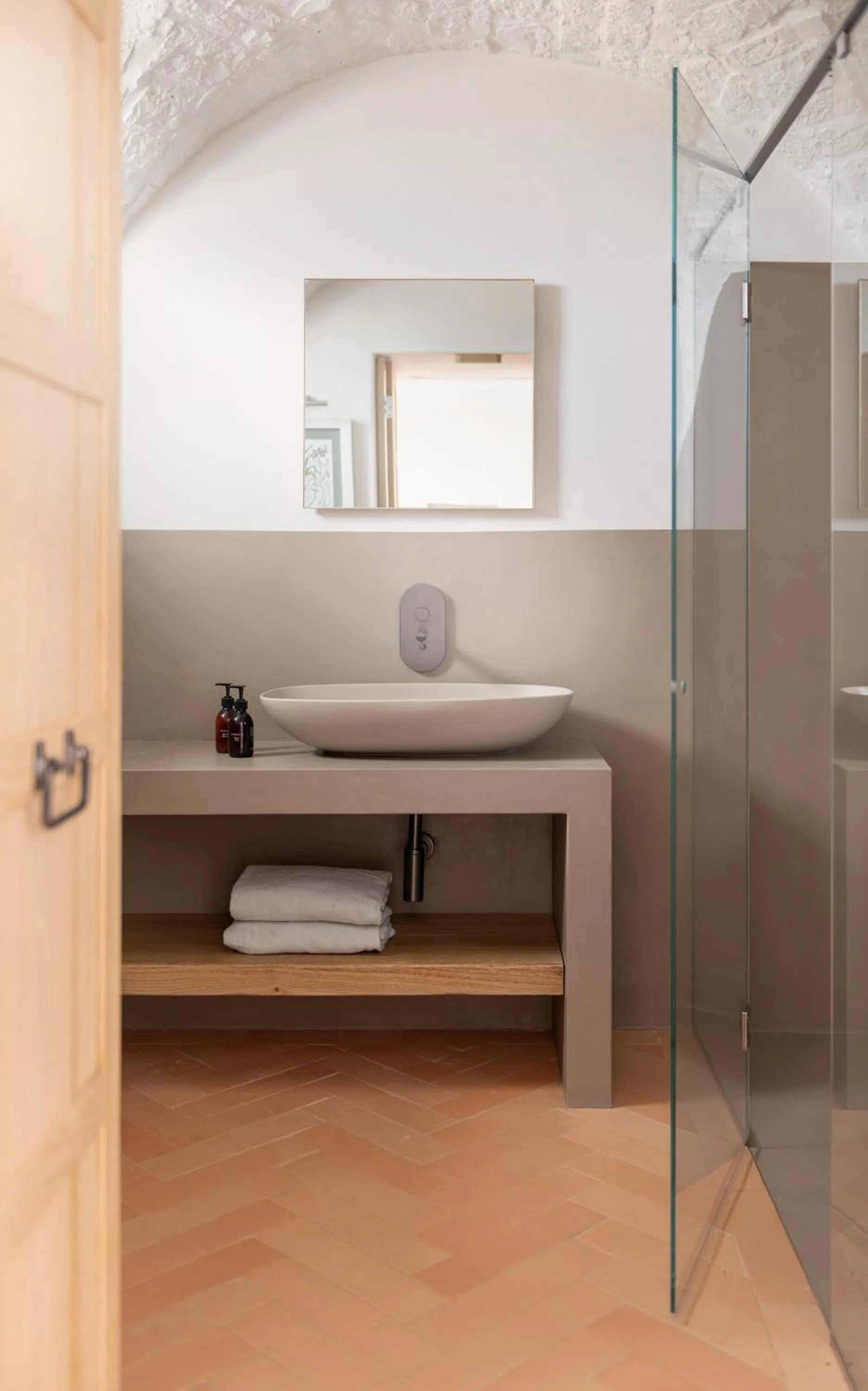 Shower in Masseria Auraterrae